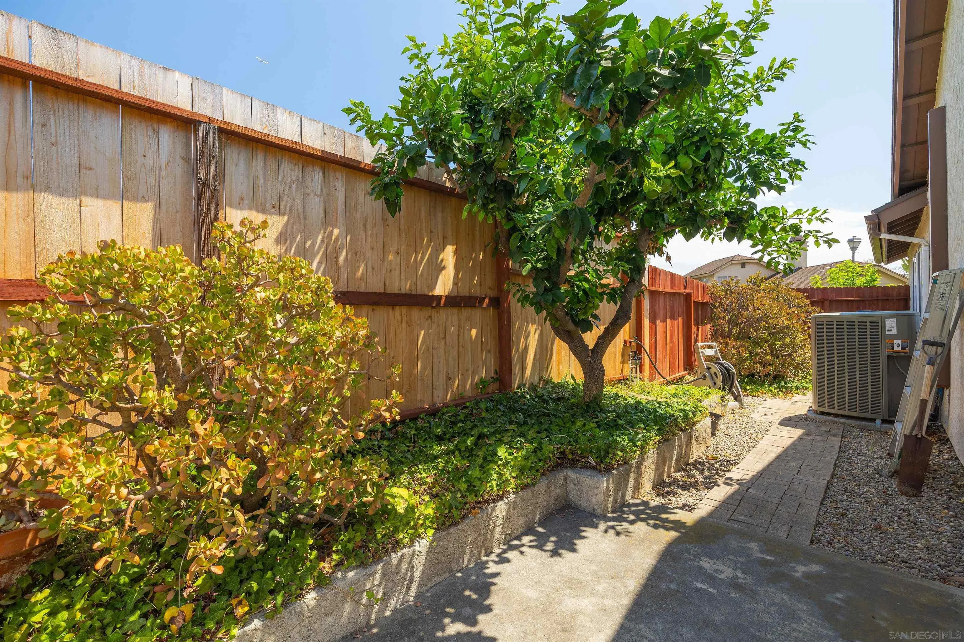 https://cdn.realtyfeed.com/cdn/127/250037459/2e1c4a9b50649488abdb793336425799.webp