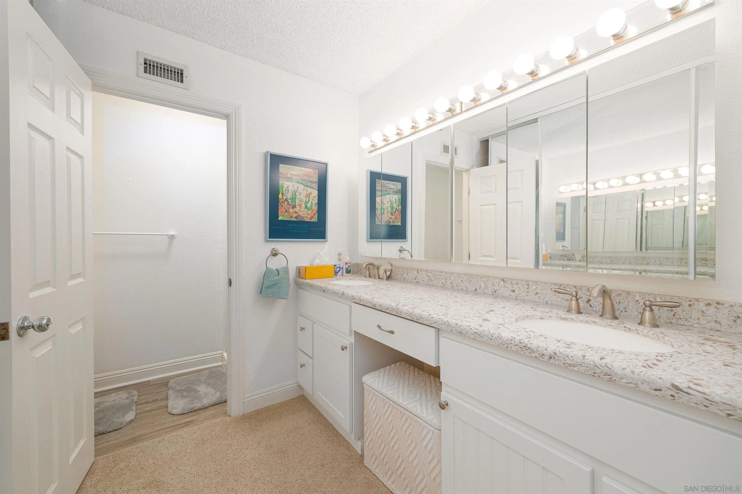 https://cdn.realtyfeed.com/cdn/127/250037459/8d1f81dc55c92d24d68a3907bfbdde33.webp