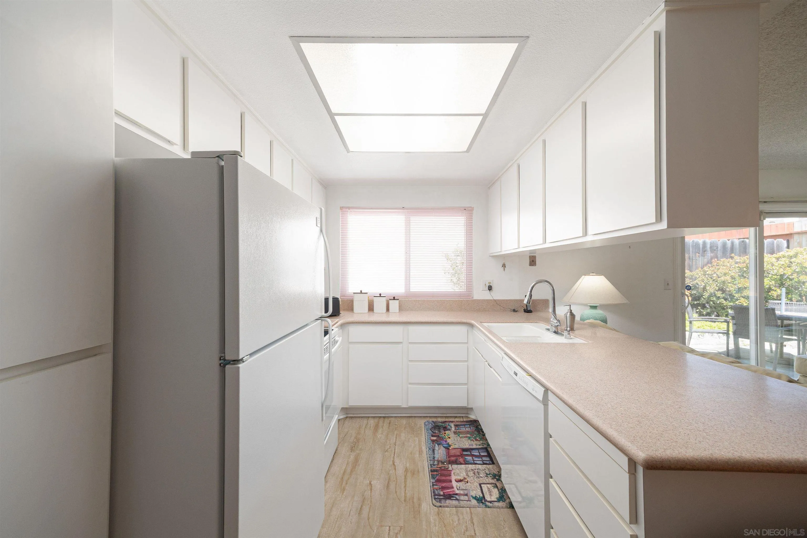 https://cdn.realtyfeed.com/cdn/127/250037459/cbdc97ac11c7e5e482f4ade5ef40cfdb.webp
