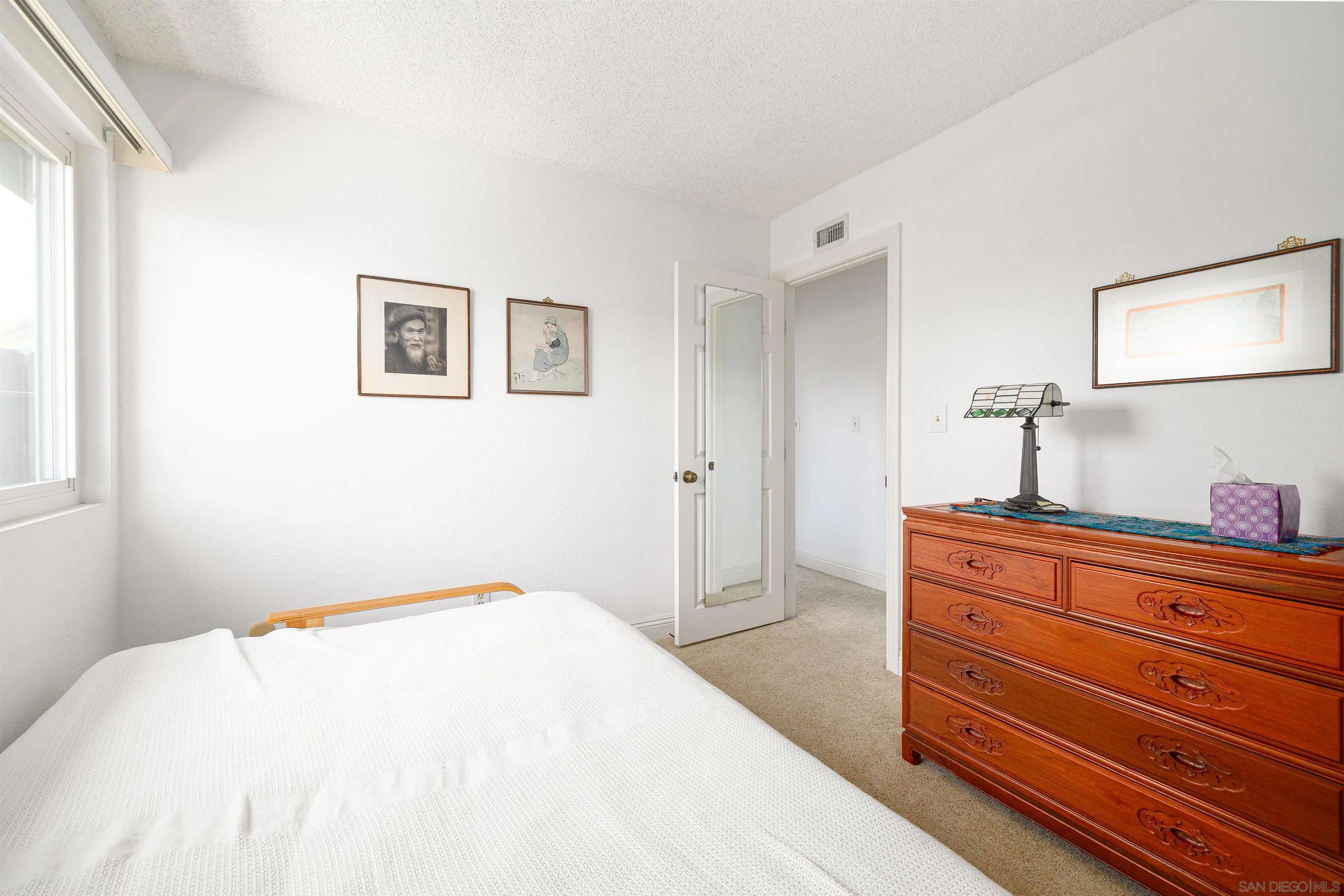 https://cdn.realtyfeed.com/cdn/127/250037459/e4590568a1398ad3020417cca2f305f7.webp