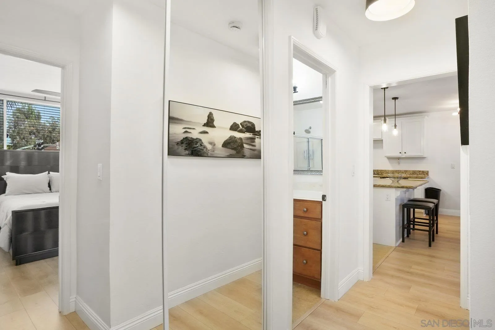 https://cdn.realtyfeed.com/cdn/127/250037460/e1a0b6442f8b06cb9aee691e47a79dbf.webp