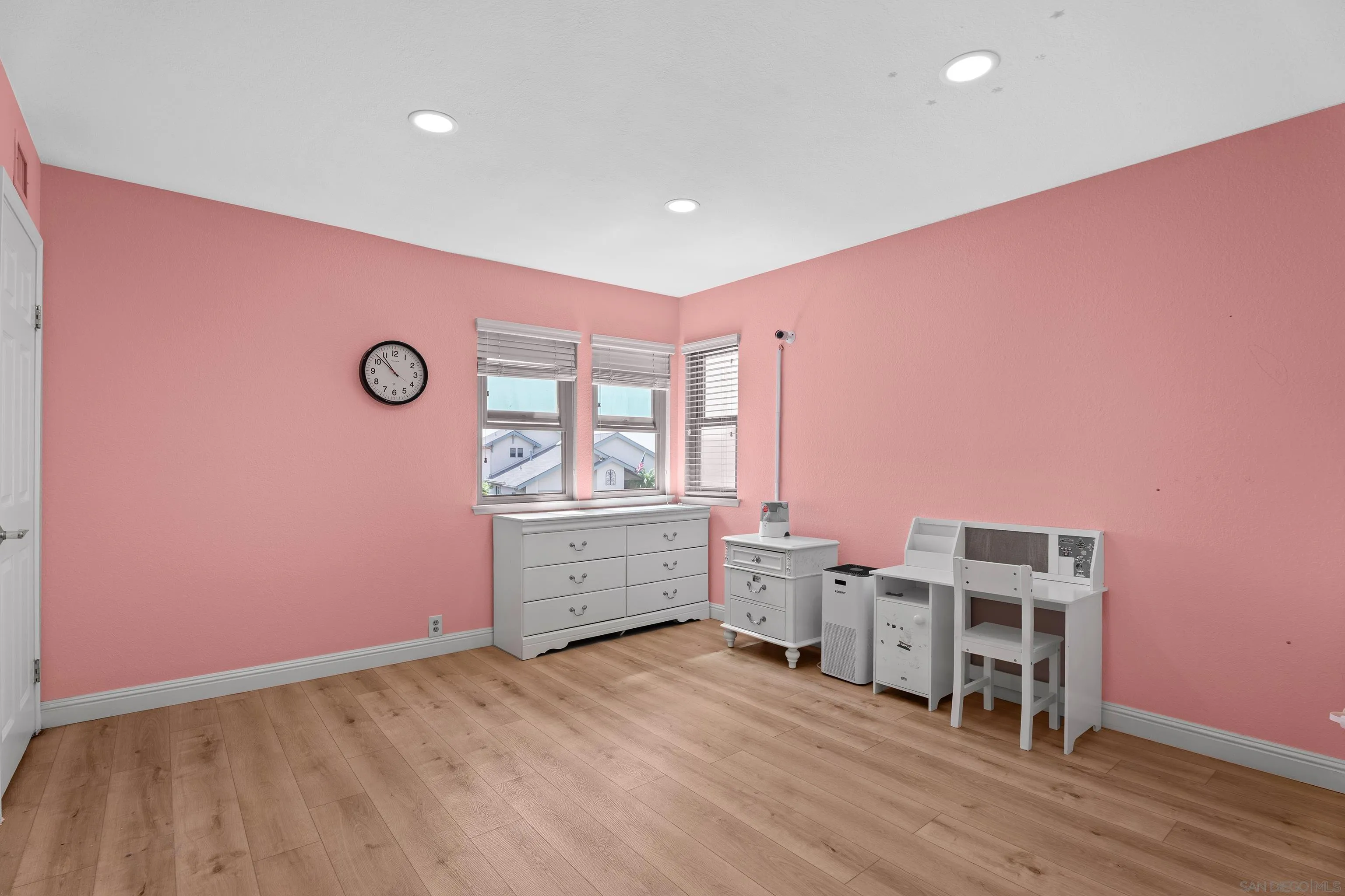 https://cdn.realtyfeed.com/cdn/127/250037461/34b431da8f307e8123cca14bd3c8a617.webp