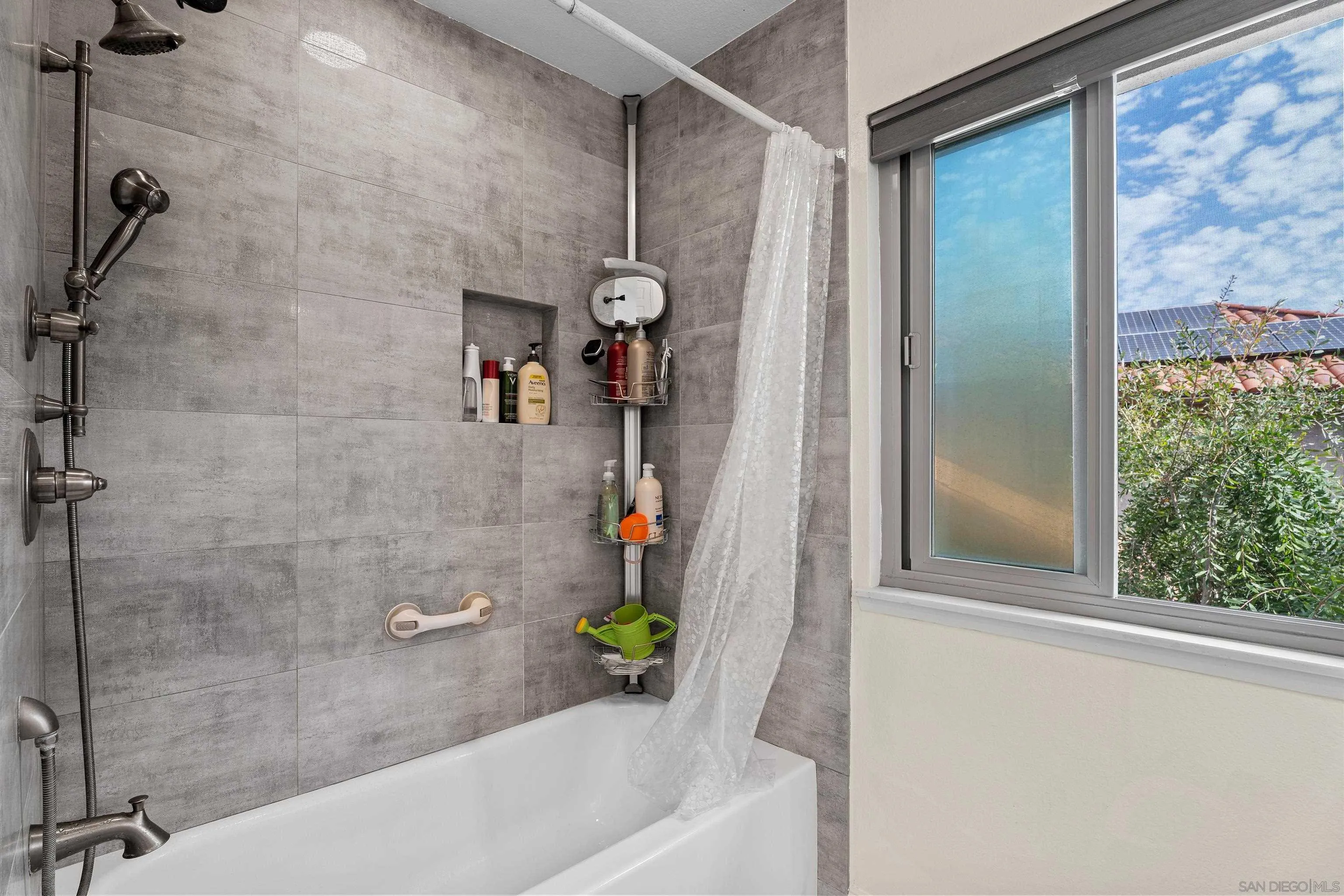 https://cdn.realtyfeed.com/cdn/127/250037461/589eb0755e86e724fd96ab75032d5509.webp