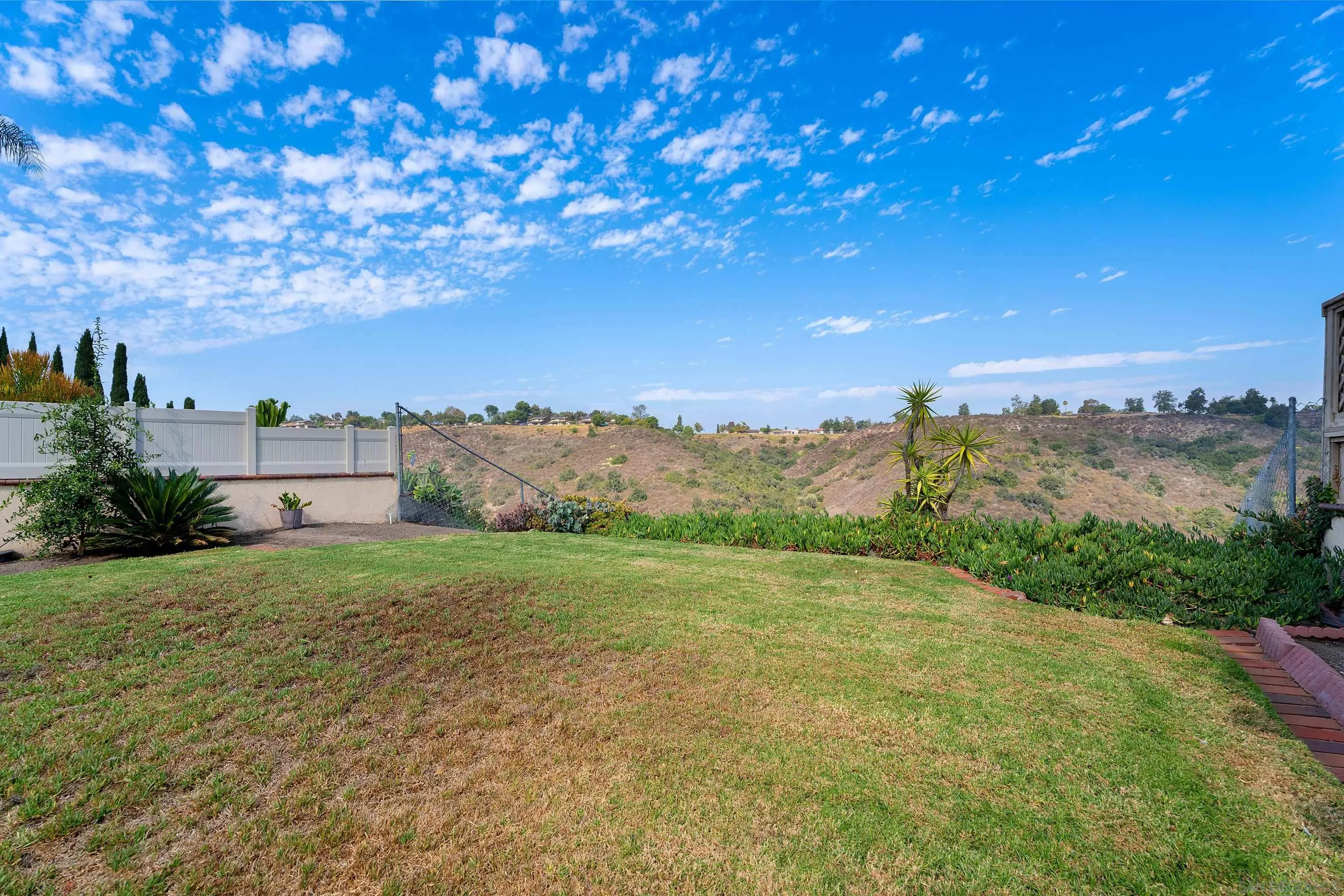 https://cdn.realtyfeed.com/cdn/127/250037461/8e84698b3f36b81d068b0b53eff3e660.webp