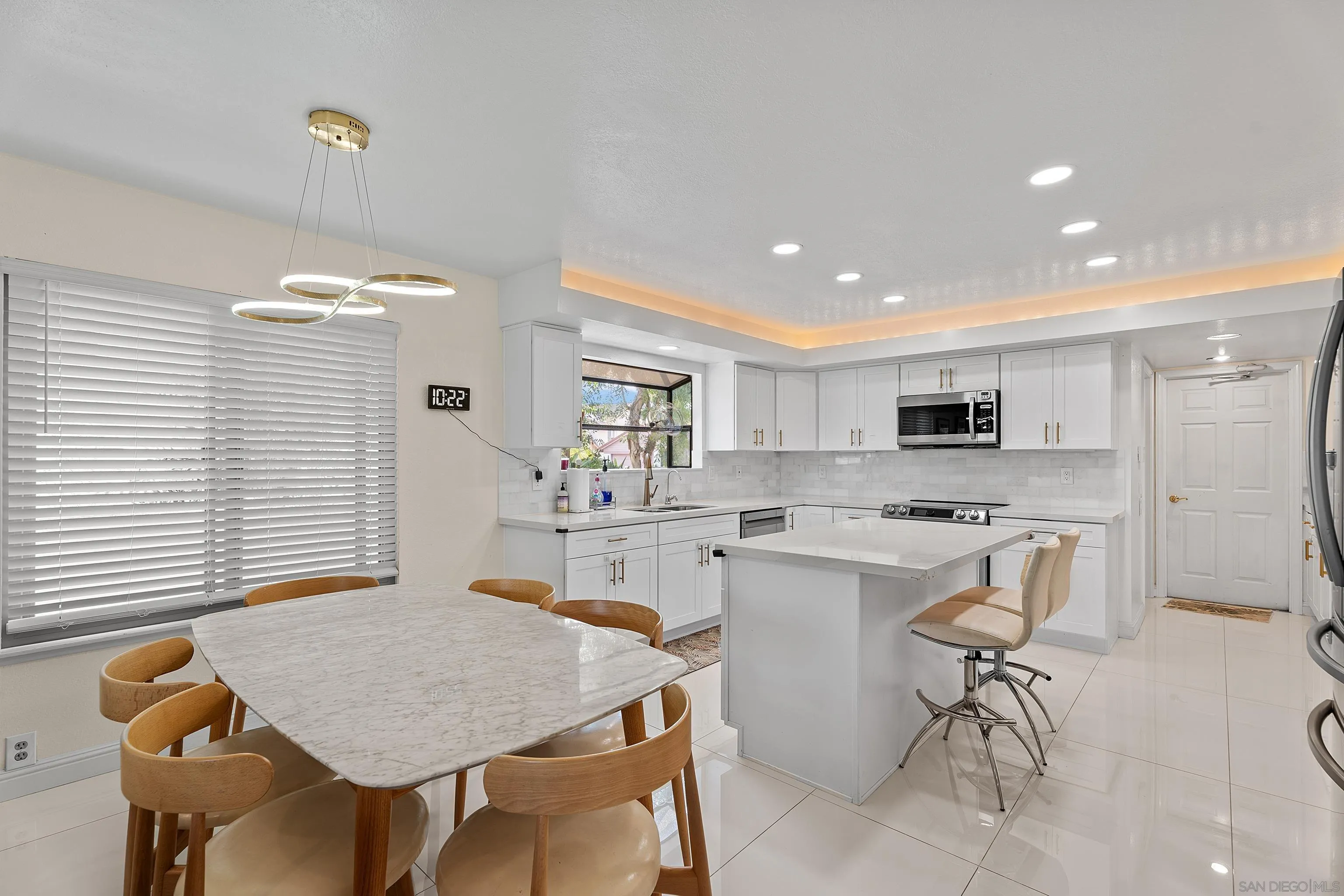 https://cdn.realtyfeed.com/cdn/127/250037461/caaa4433e73f9d9b30a340ddb1b40fed.webp