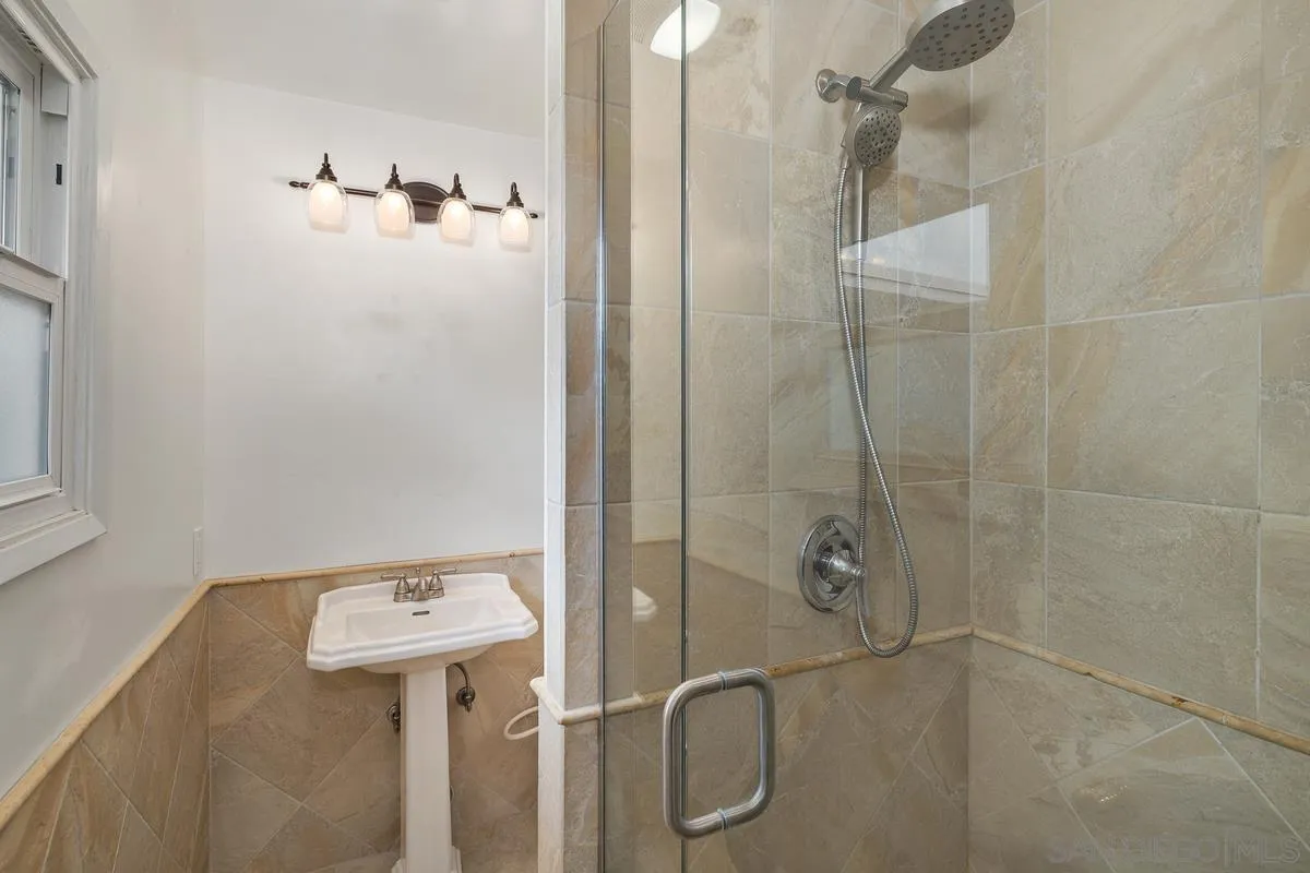 https://cdn.realtyfeed.com/cdn/127/250037469/1169581081f71aad69689b5b2bae66cc.webp