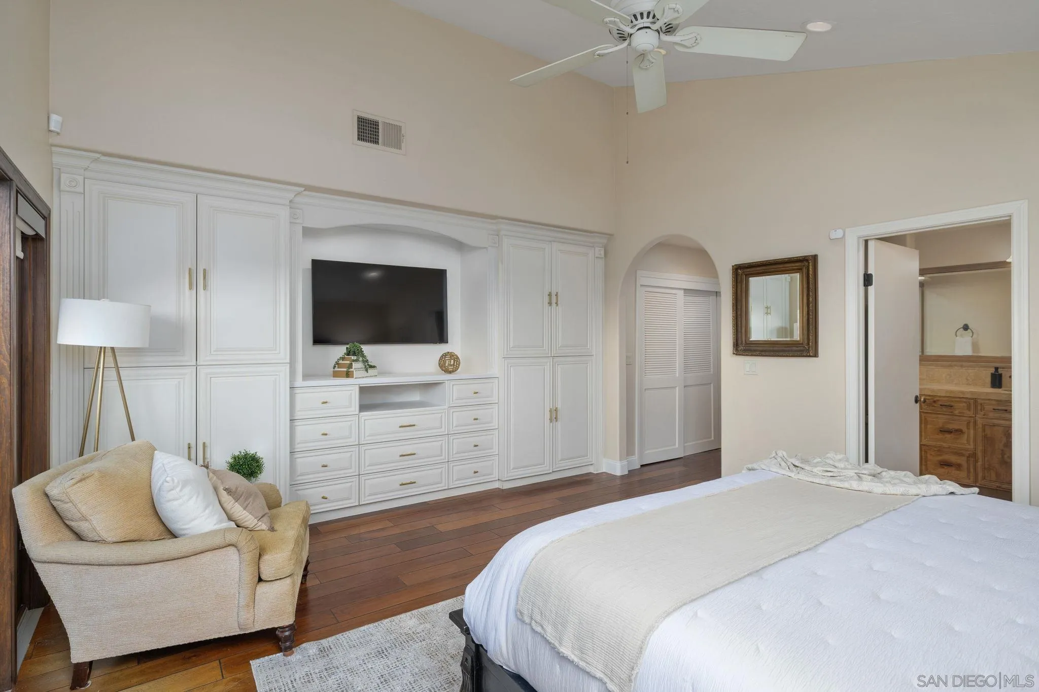 https://cdn.realtyfeed.com/cdn/127/250037470/012959c9614e978f20d1c77b4cc3687a.webp