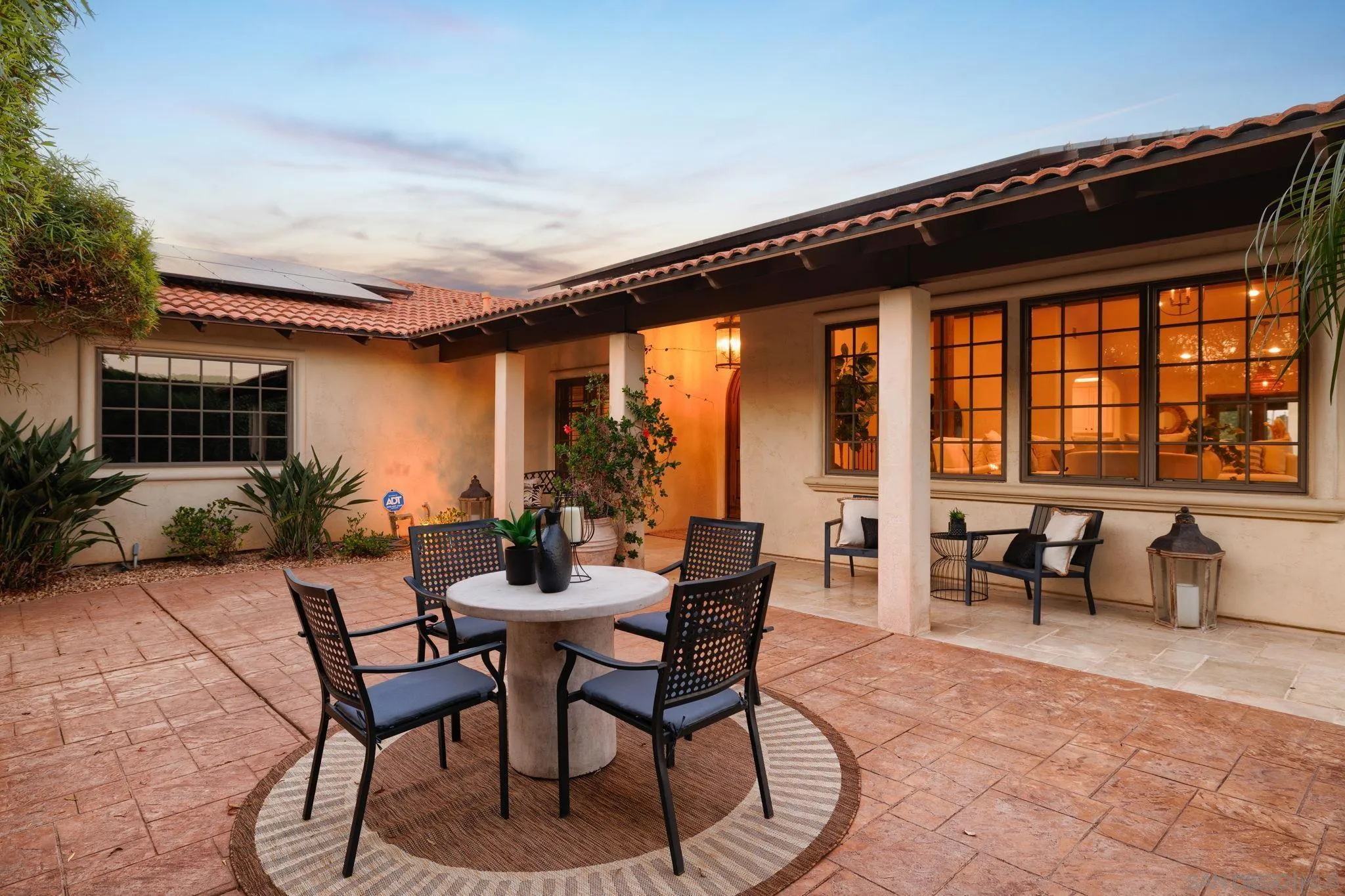 https://cdn.realtyfeed.com/cdn/127/250037470/4c720feabab7916b90eae5957195b616.webp