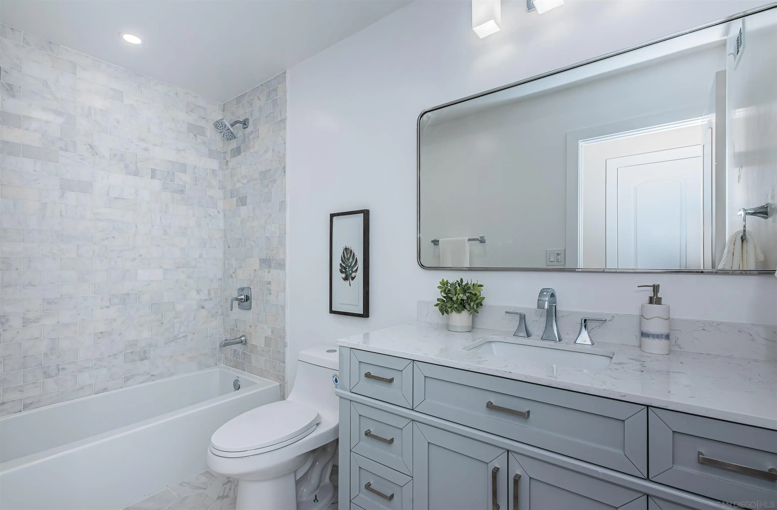 https://cdn.realtyfeed.com/cdn/127/250037471/4cab70d893e2335a8a6c97aeed161bdc.webp
