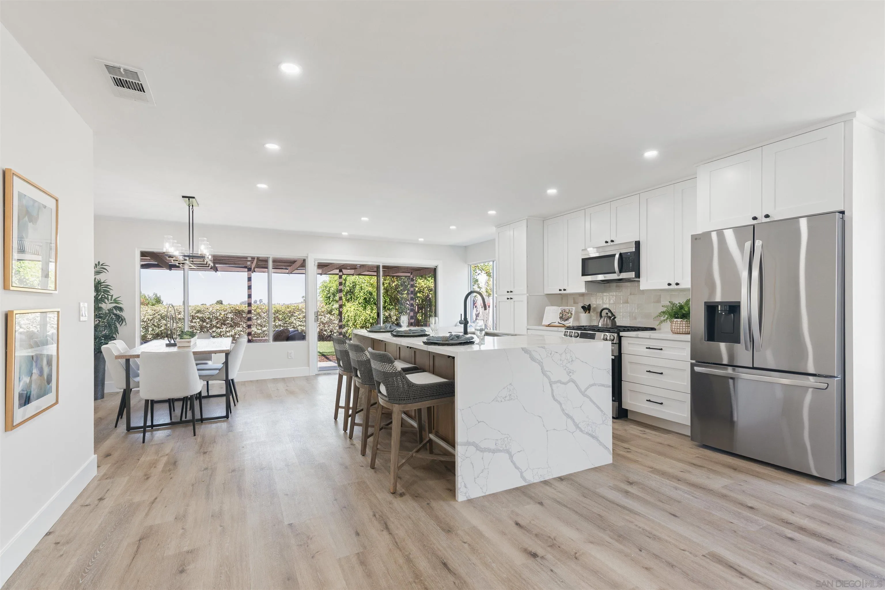 https://cdn.realtyfeed.com/cdn/127/250037471/6a65b0f45a786ed74d0cdd3362fafc7d.webp