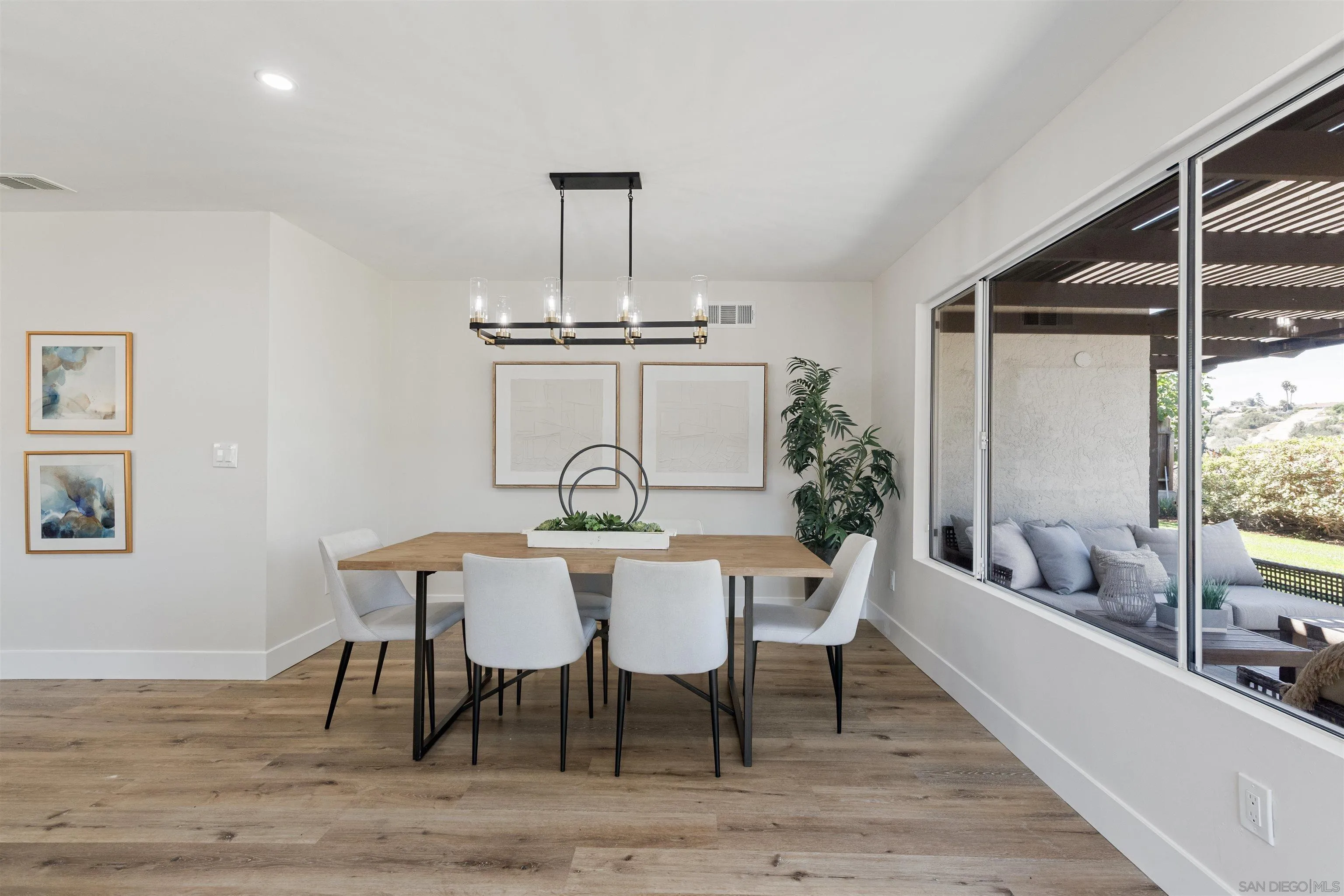 https://cdn.realtyfeed.com/cdn/127/250037471/806d5d765ad155d27f0ea81dfd6b67d4.webp