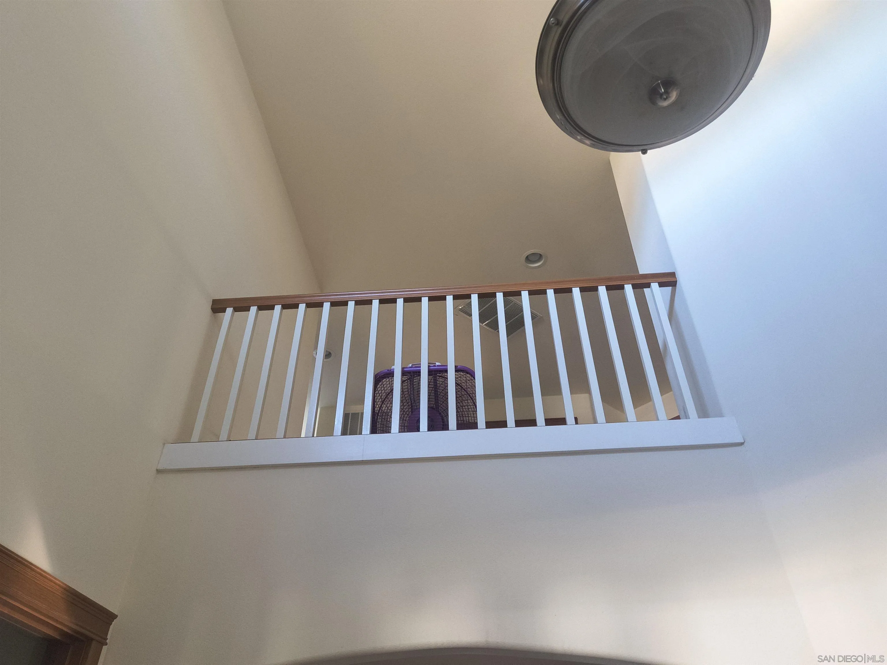 https://cdn.realtyfeed.com/cdn/127/250037472/ff5f85cdb42beb71575fde4d0d7ff639.webp