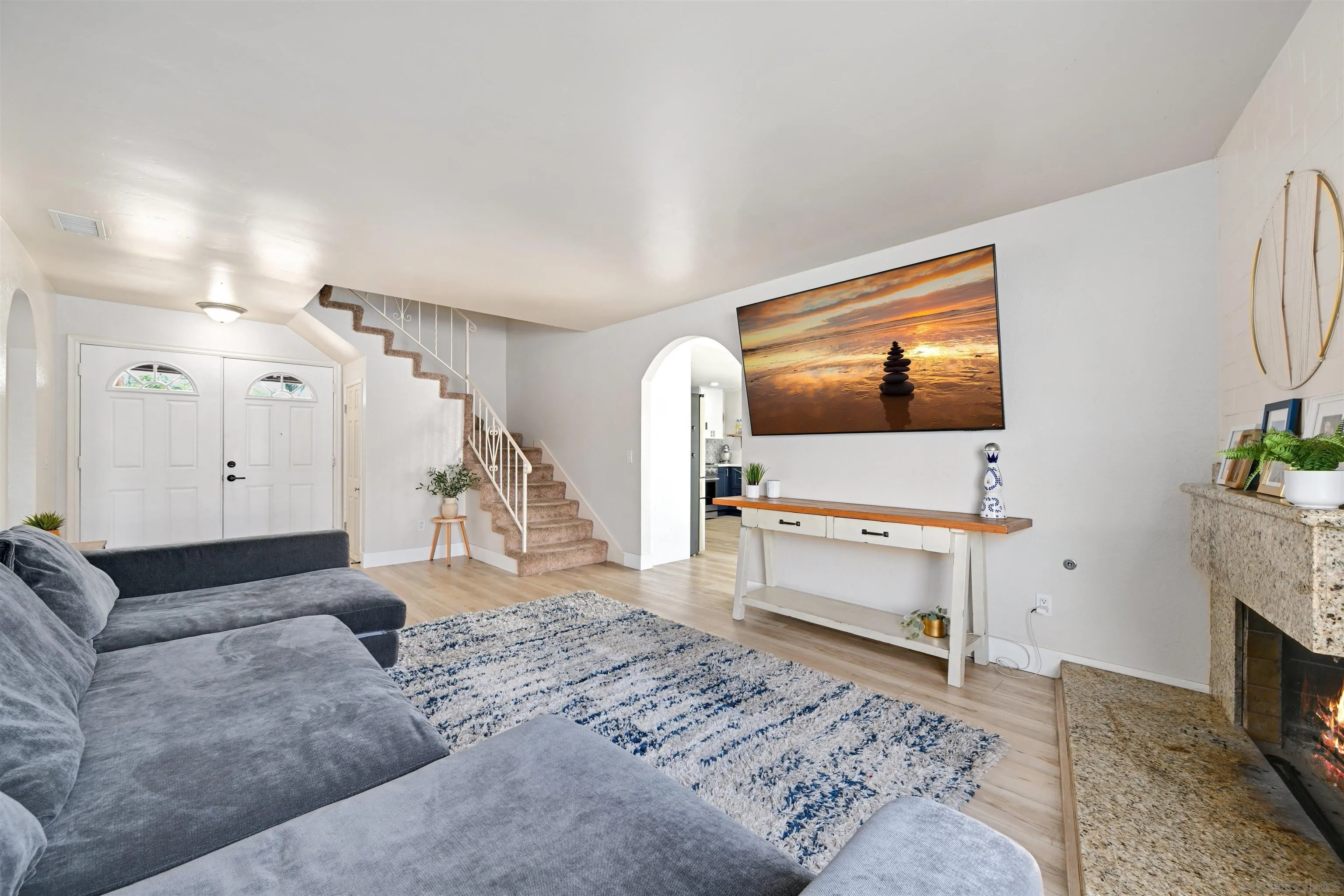 https://cdn.realtyfeed.com/cdn/127/250037477/1de132efef924248b042926cd38f9075.webp