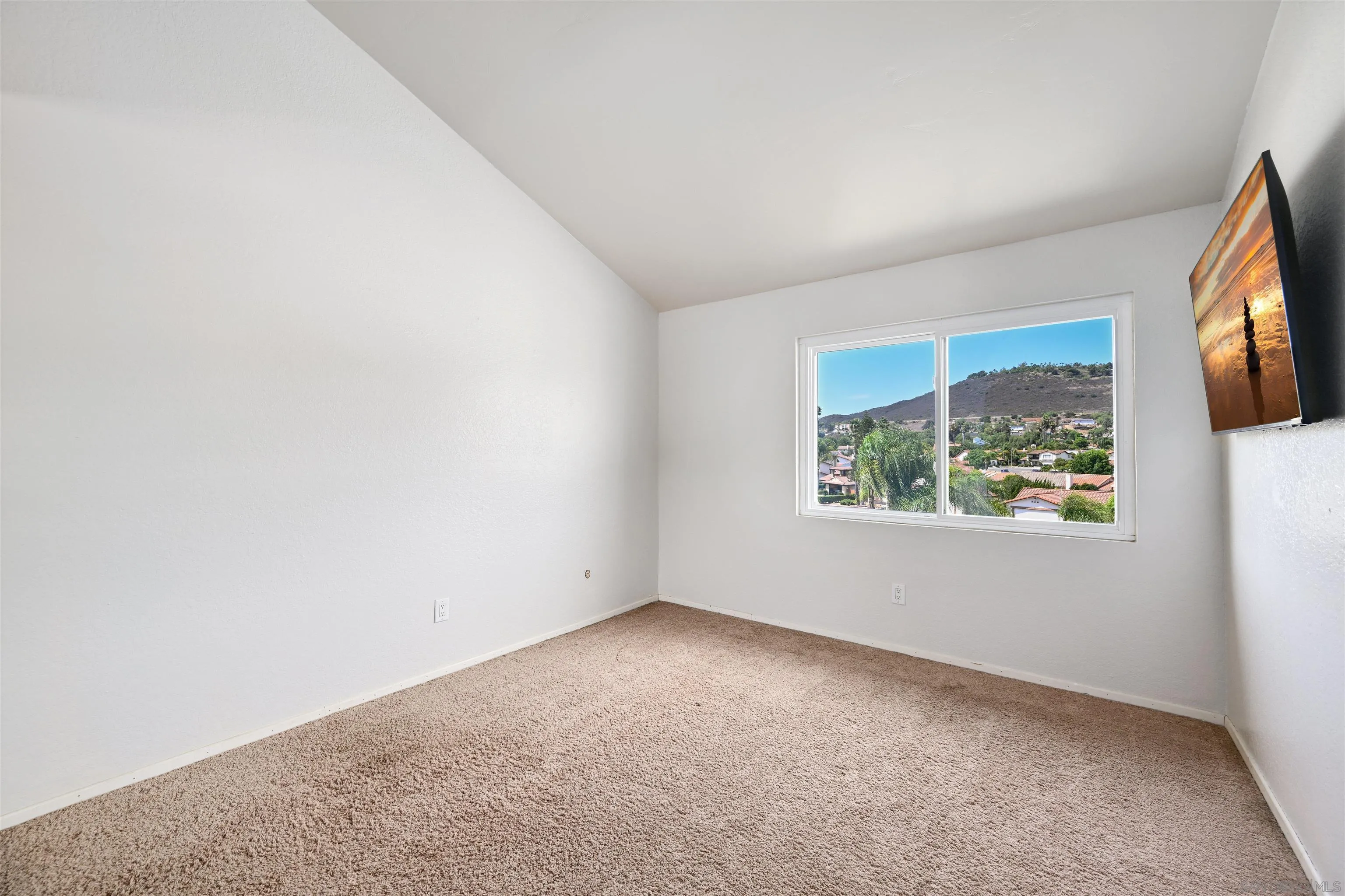 https://cdn.realtyfeed.com/cdn/127/250037477/390ee9eba10d7290ce369dbd8d1552e9.webp