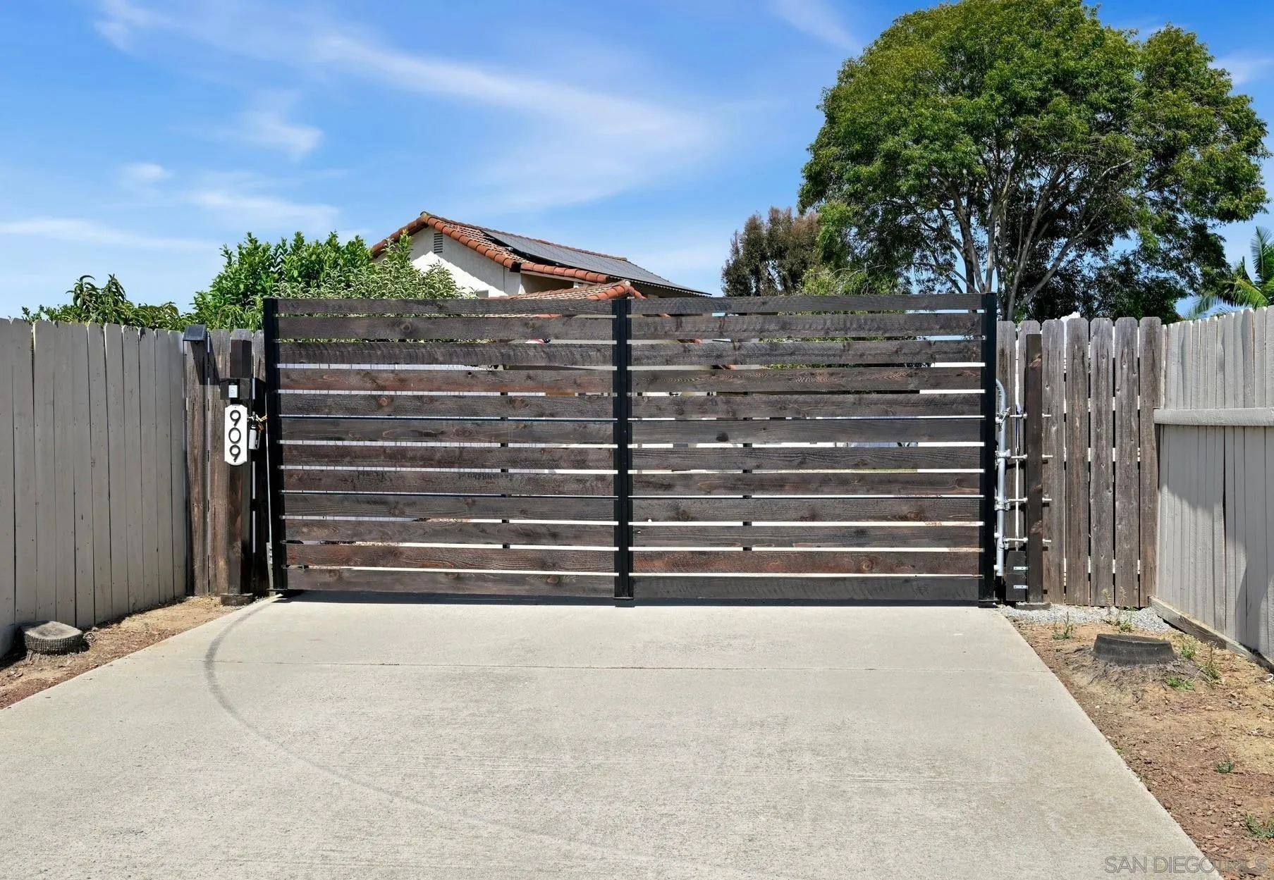 https://cdn.realtyfeed.com/cdn/127/250037477/fbaf40aa57f9253078c5b5f926d5a7d1.webp