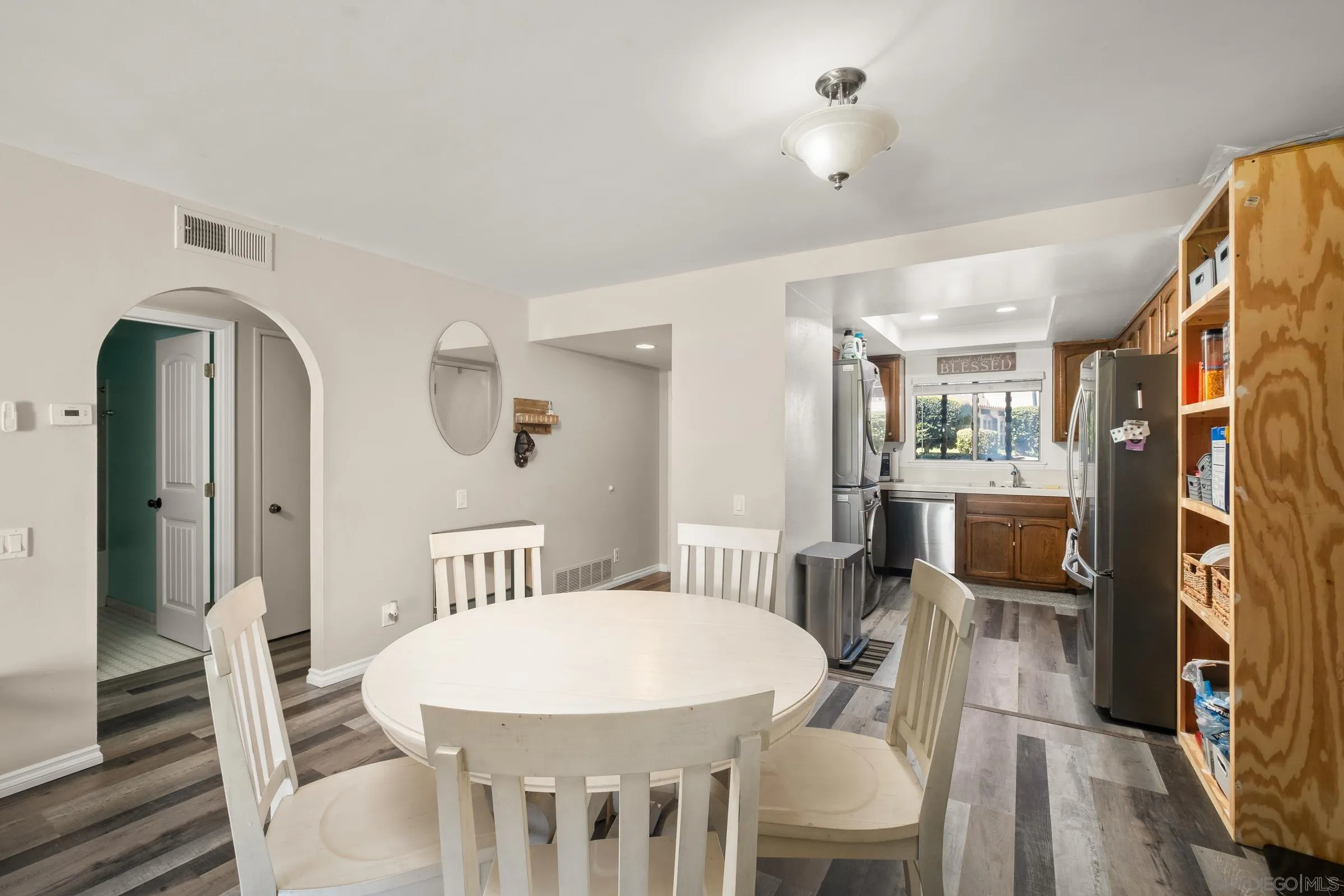 https://cdn.realtyfeed.com/cdn/127/250037483/997cb12f7da3cc08d313daeb61f93352.webp