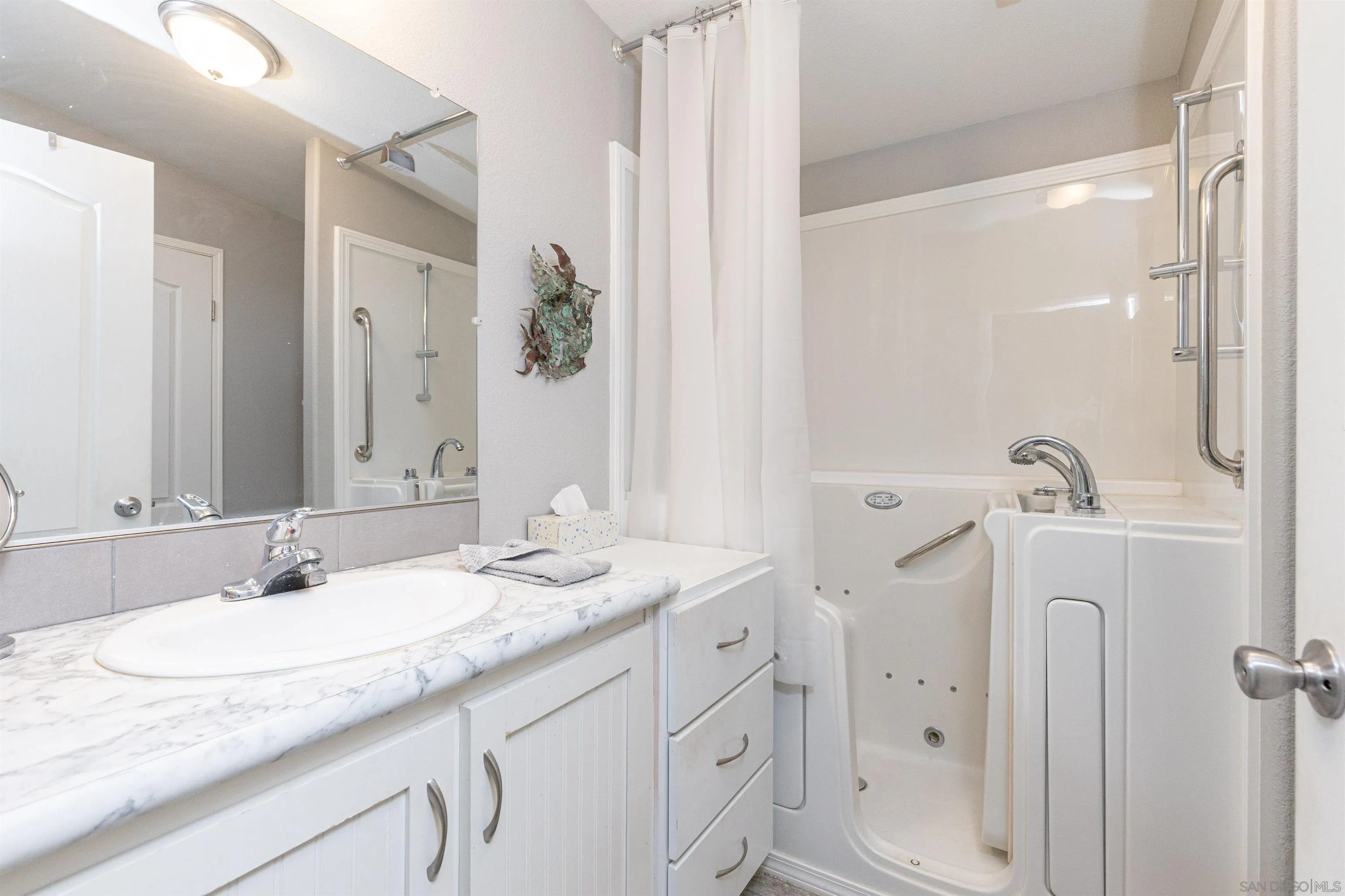 https://cdn.realtyfeed.com/cdn/127/250037491/020b7a75921838e0d0549e7d5270f7fe.webp