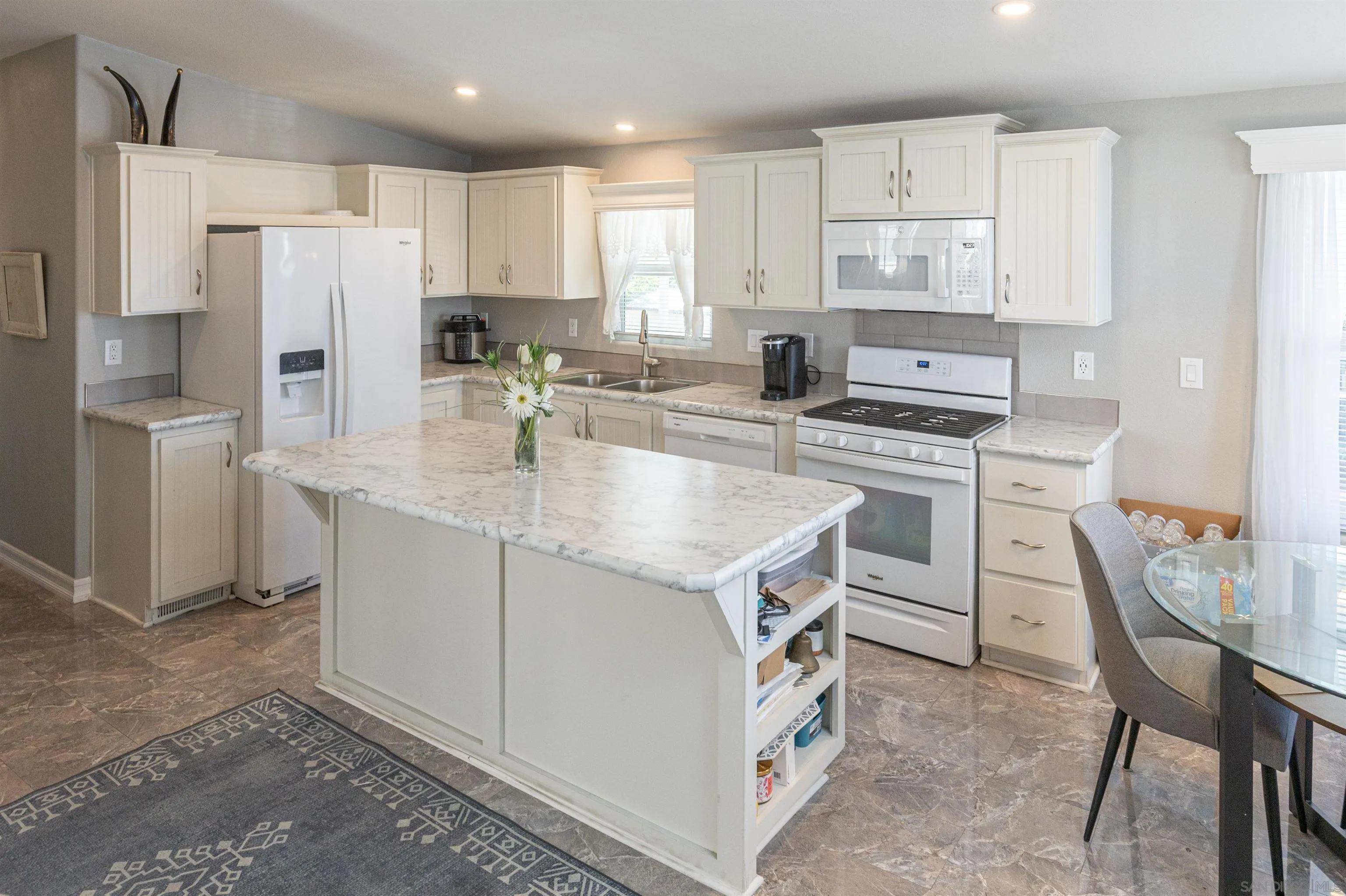 https://cdn.realtyfeed.com/cdn/127/250037491/f8e711de1419281cd11d0fd3deb21d30.webp