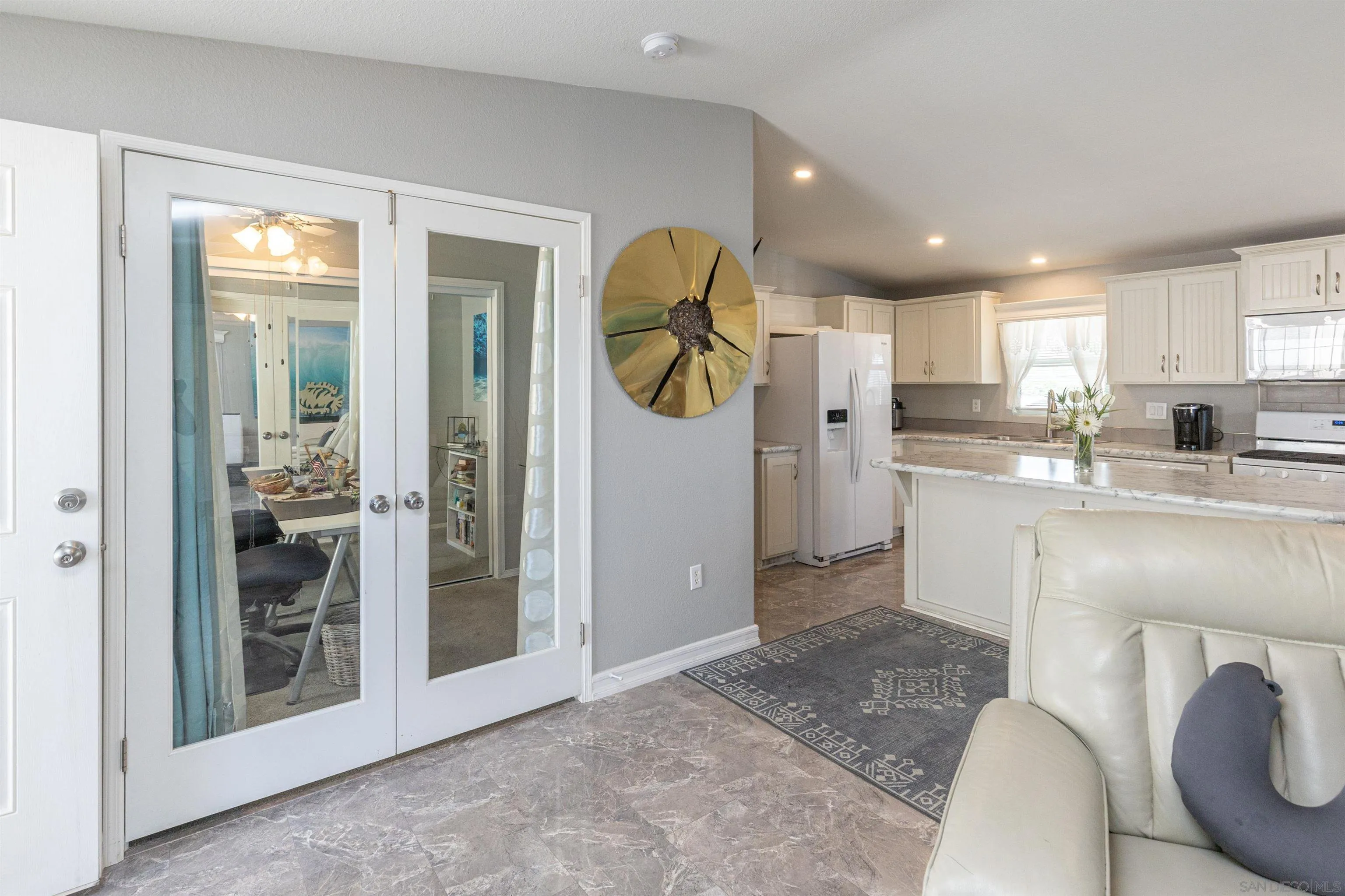 https://cdn.realtyfeed.com/cdn/127/250037491/fcd0ba503aeacdaa51da08b8a28435ca.webp