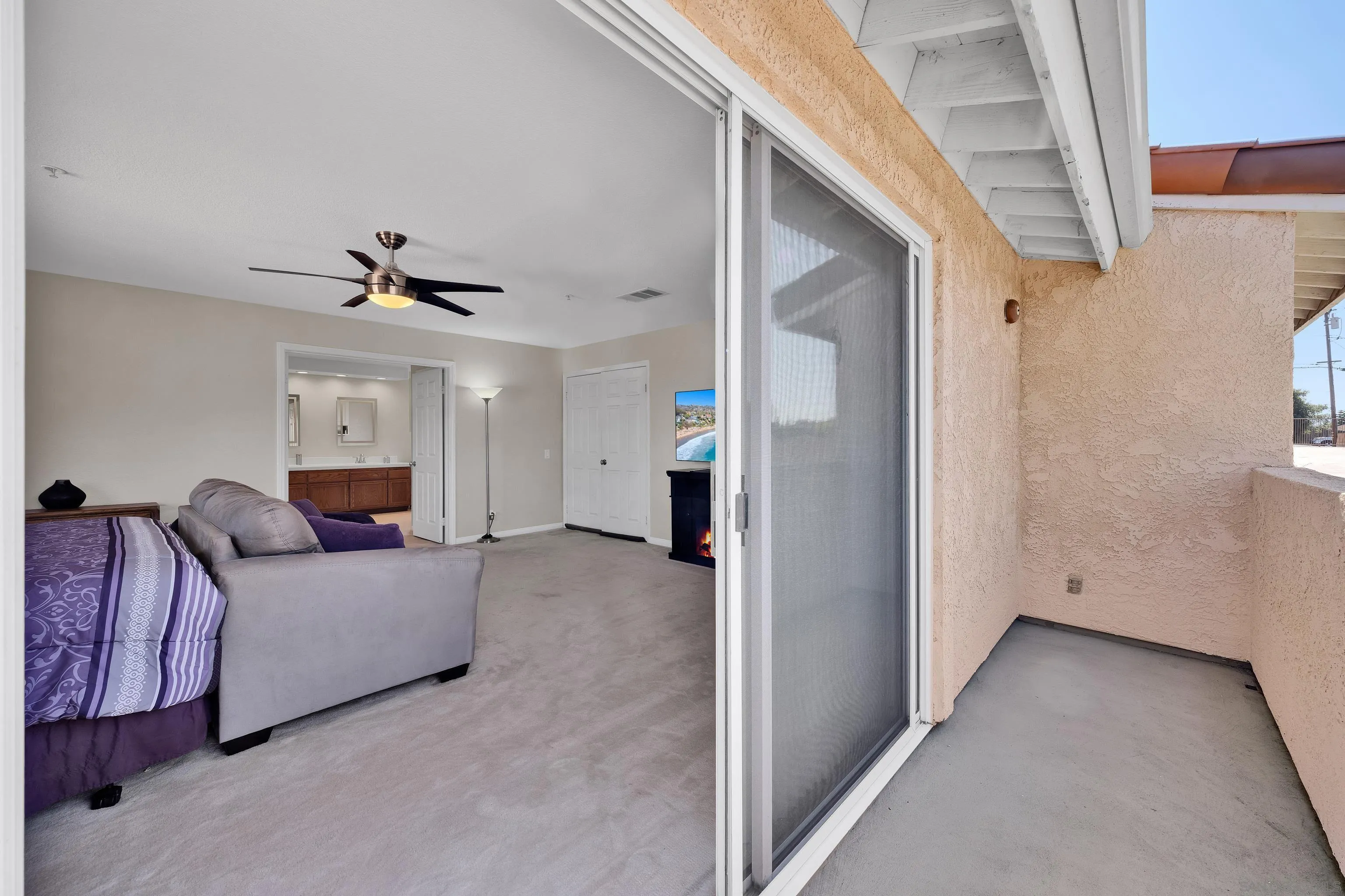 https://cdn.realtyfeed.com/cdn/127/250037492/76dadbea2f9e1732360469cd7978c81b.webp