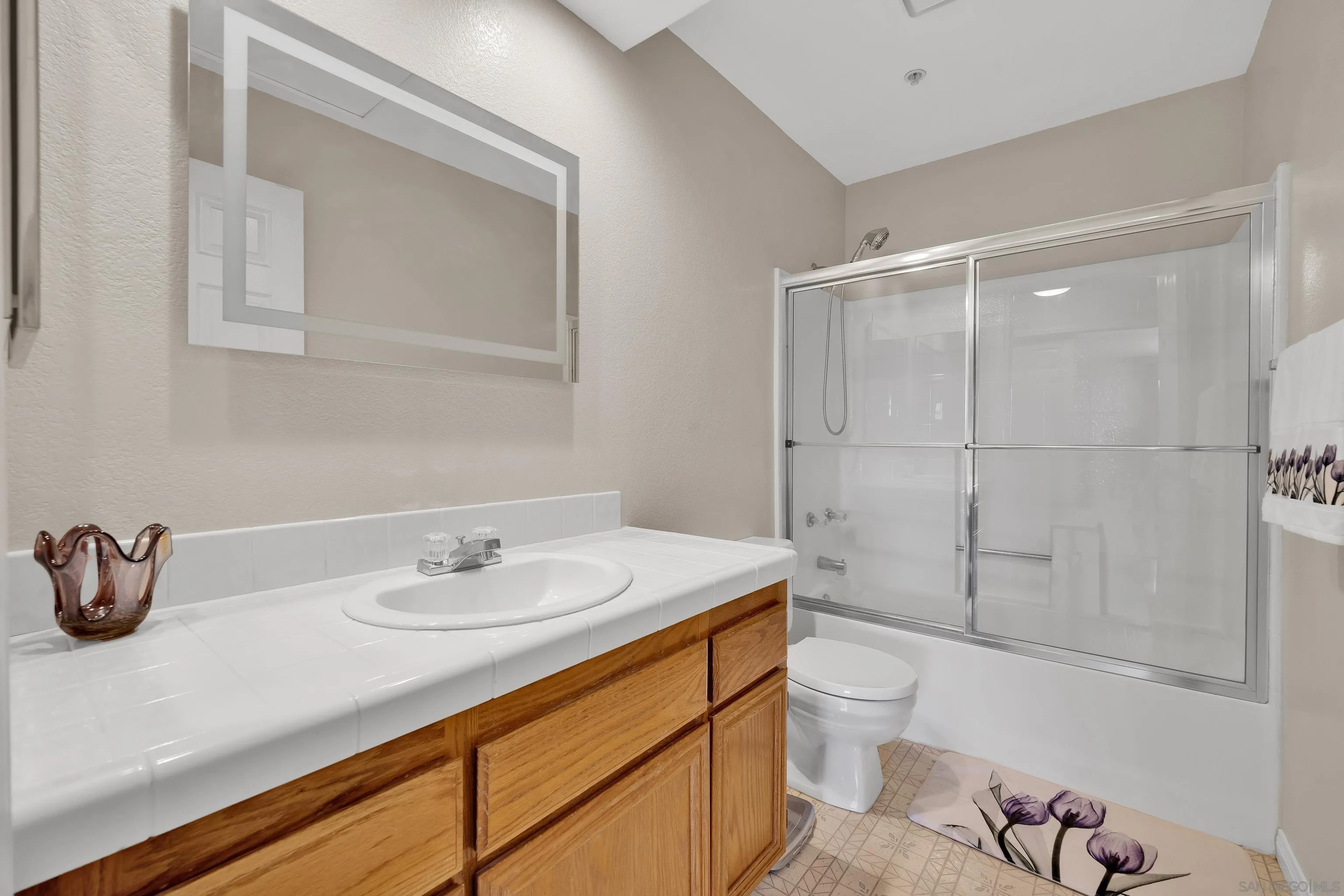 https://cdn.realtyfeed.com/cdn/127/250037492/93a7b187d340dcf5551bc4cd38da297a.webp