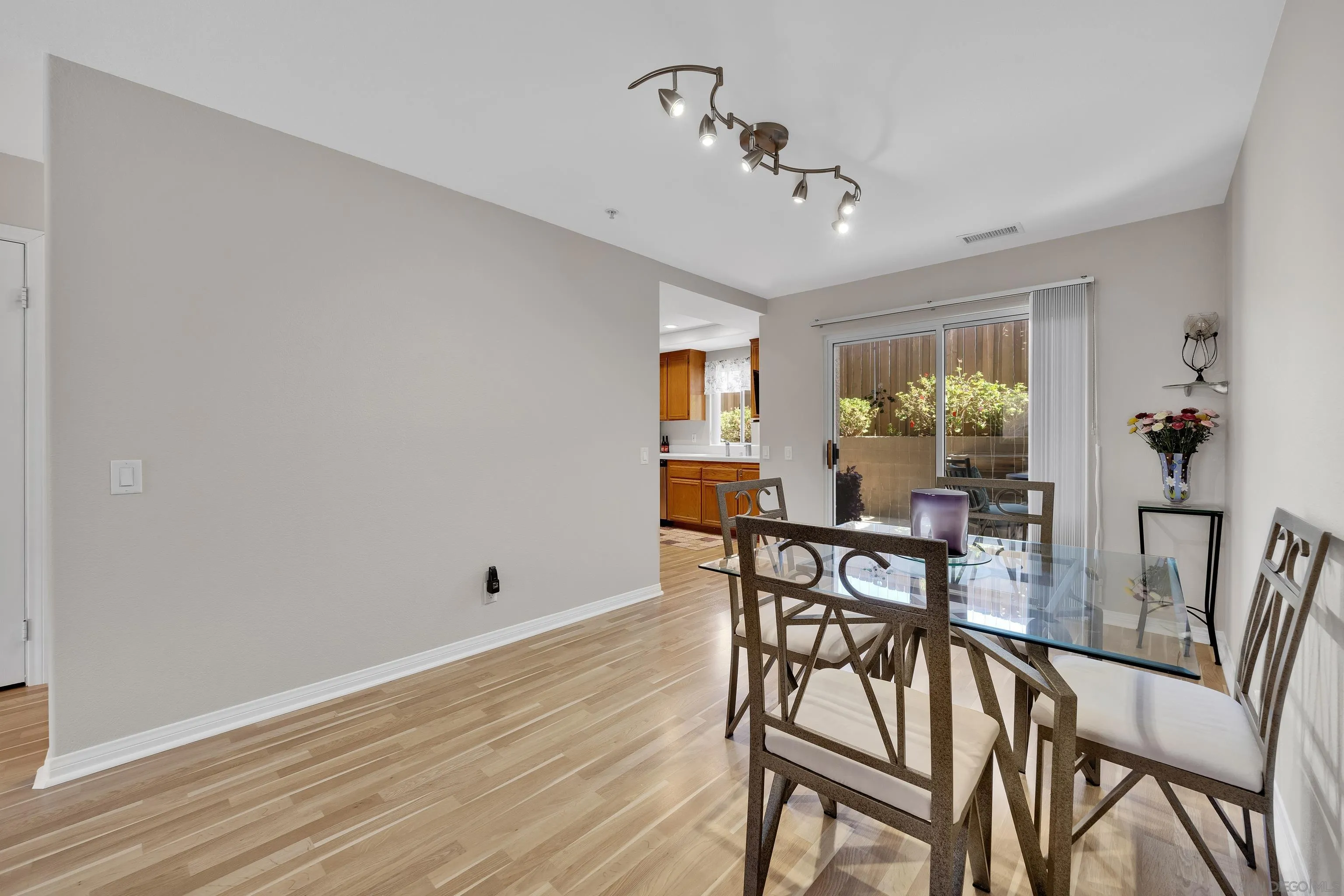 https://cdn.realtyfeed.com/cdn/127/250037492/b25f96d9e152d5a2f8fbb1c3d1d3654d.webp