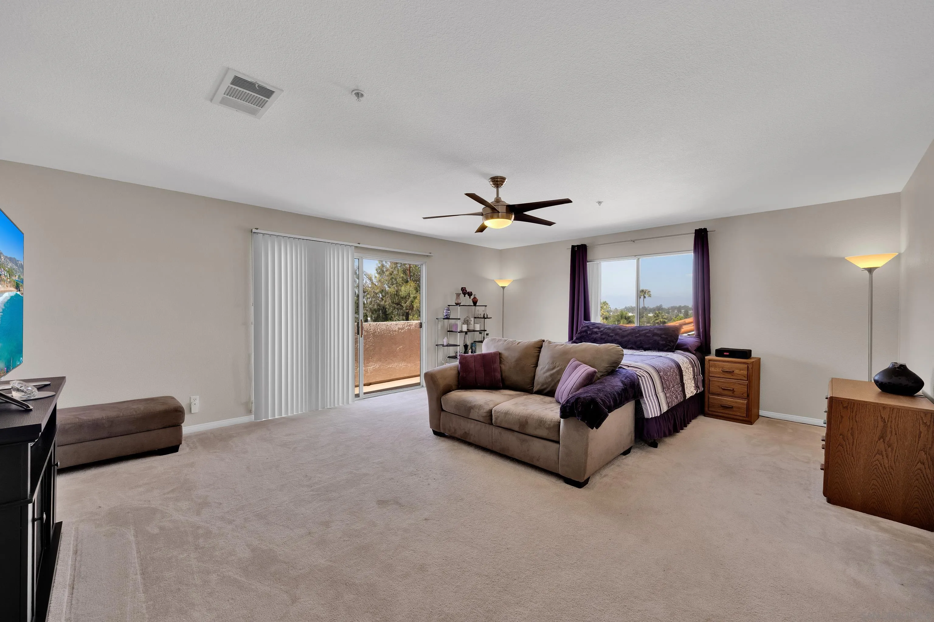 https://cdn.realtyfeed.com/cdn/127/250037492/eaa5033cf1e7b91da0d23bfa6baf1759.webp