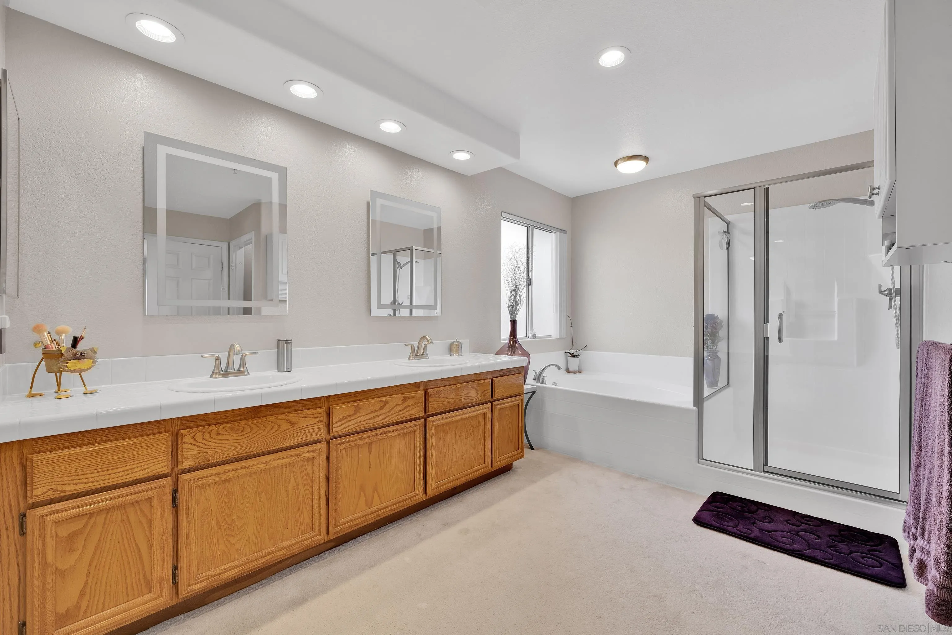 https://cdn.realtyfeed.com/cdn/127/250037492/f3795a907900d4b8ef07b93d960fcf5a.webp