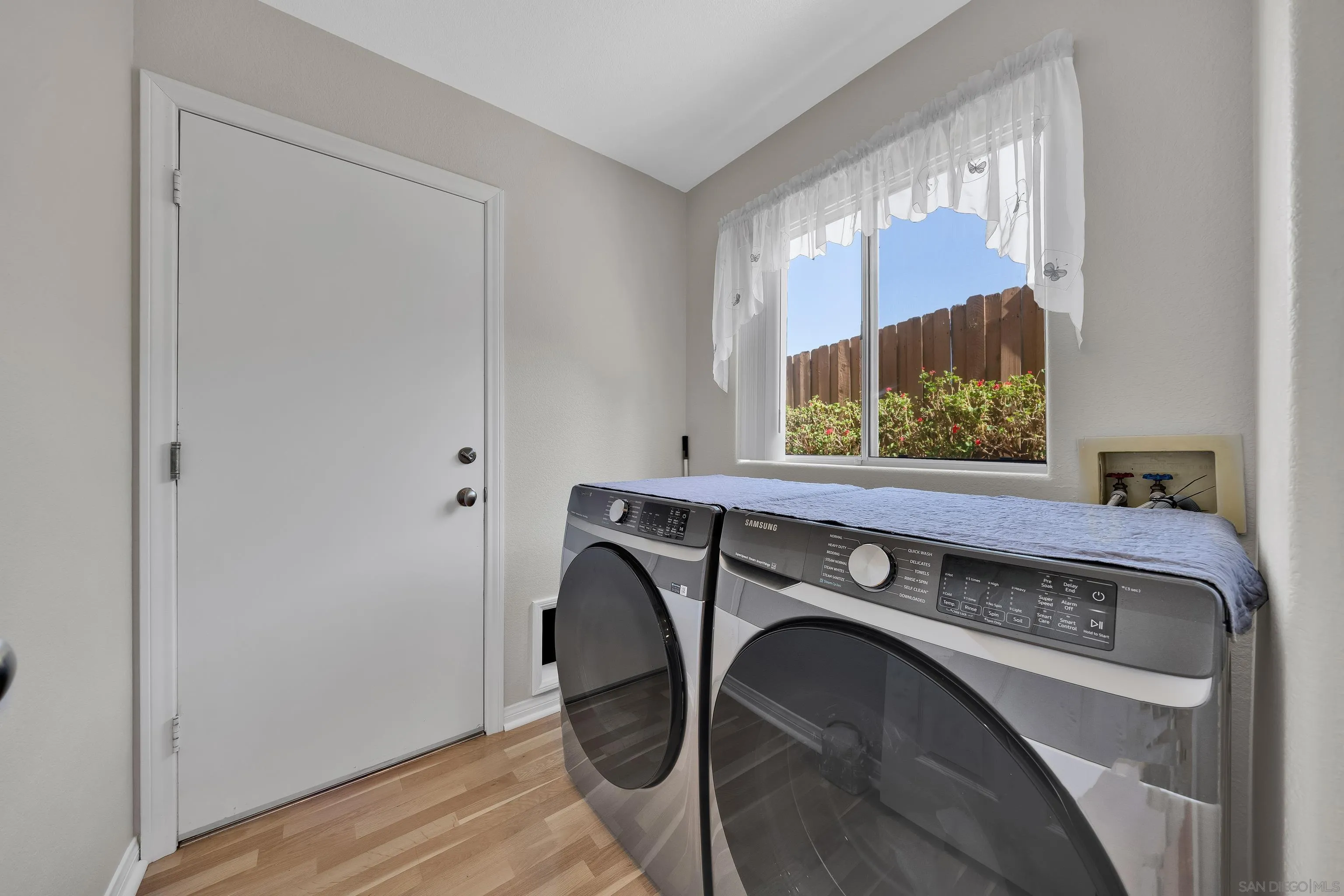 https://cdn.realtyfeed.com/cdn/127/250037492/f92517245c61953b7bbc70f33f1ac20d.webp