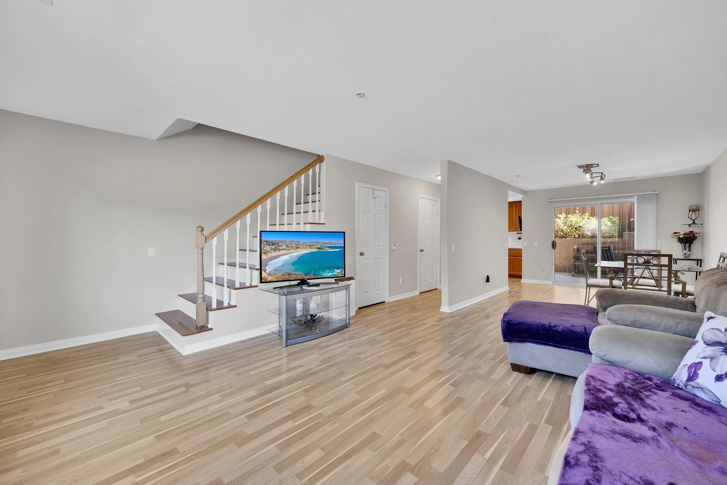https://cdn.realtyfeed.com/cdn/127/250037492/fc20d4f020833bd086ec37d06b9f602e.webp