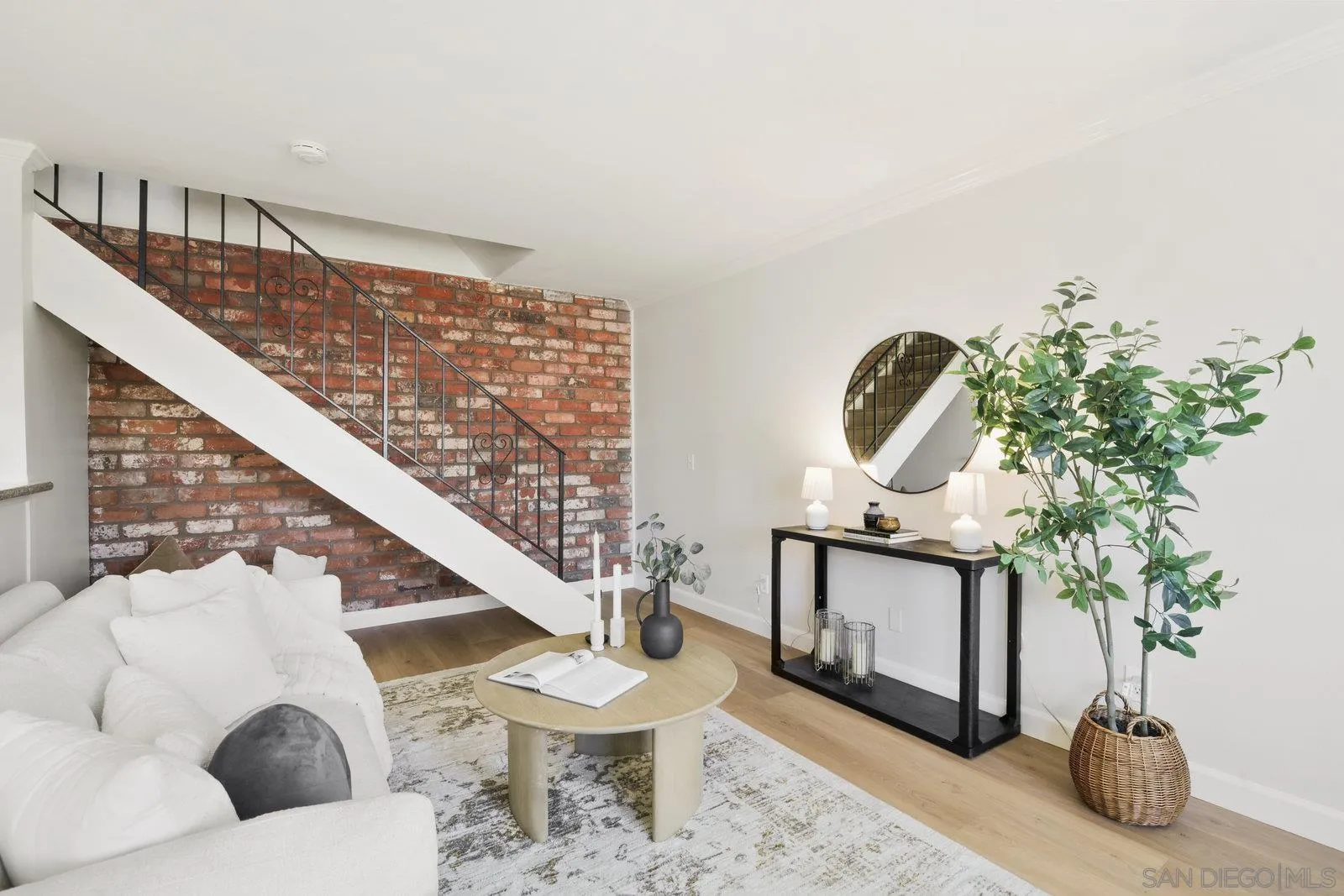 https://cdn.realtyfeed.com/cdn/127/250037493/113e50826d89cf396a79d72e3dd5ba00.webp