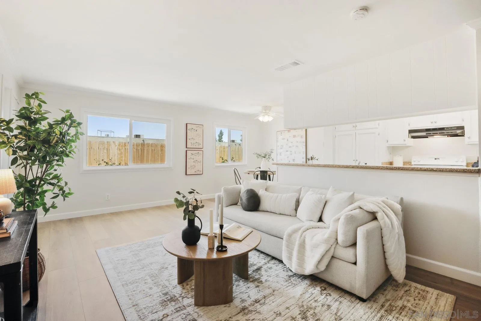 https://cdn.realtyfeed.com/cdn/127/250037493/33712c88e0dee0cd2b5b22f057a7736f.webp