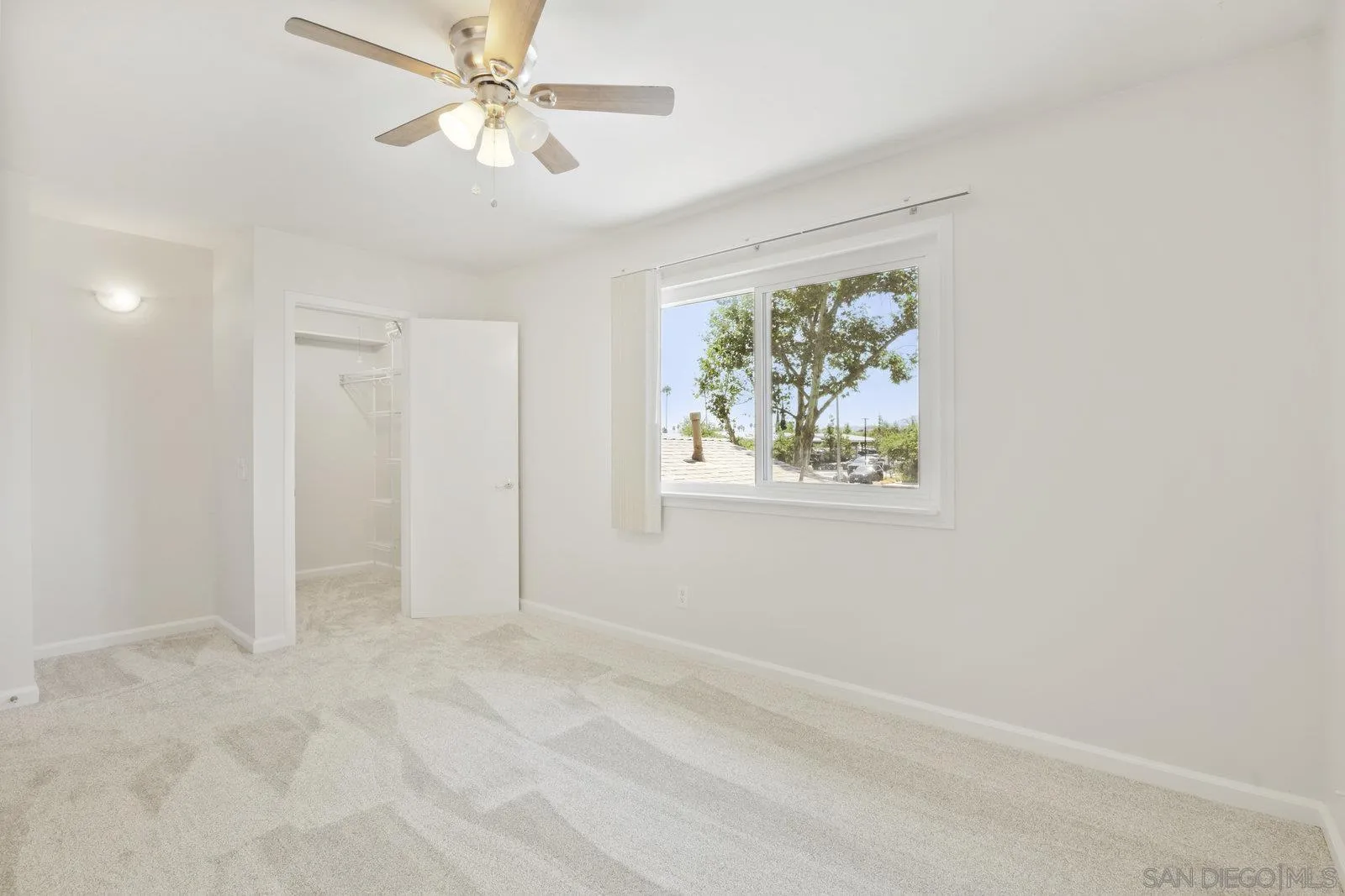 https://cdn.realtyfeed.com/cdn/127/250037493/491ee0e76450482ae739f62f975c7292.webp