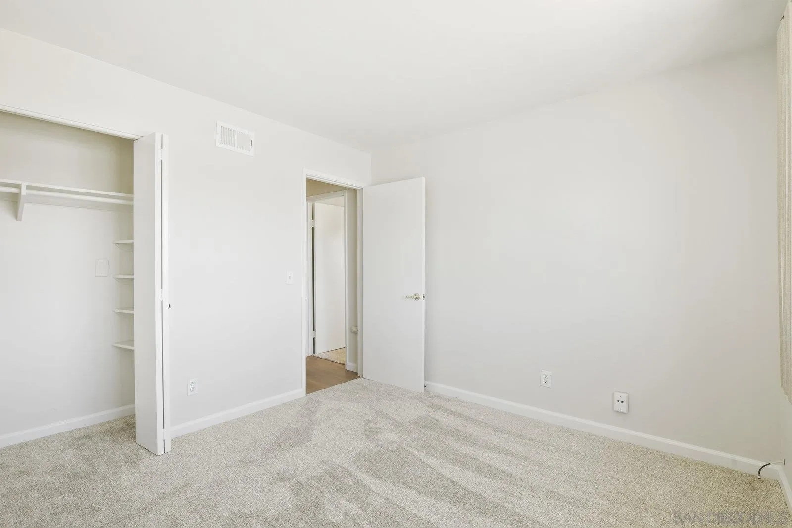 https://cdn.realtyfeed.com/cdn/127/250037493/b8ff3d6f396c2d8dbd8e4c0ef4e3a514.webp