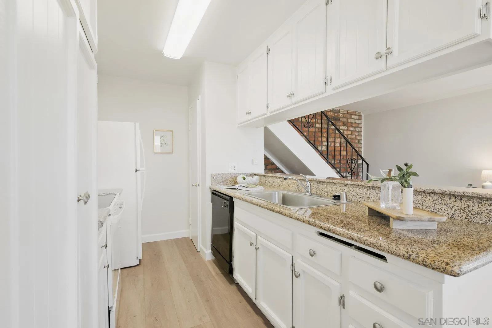 https://cdn.realtyfeed.com/cdn/127/250037493/d3626decb33b35bdcc67b16c78093eea.webp