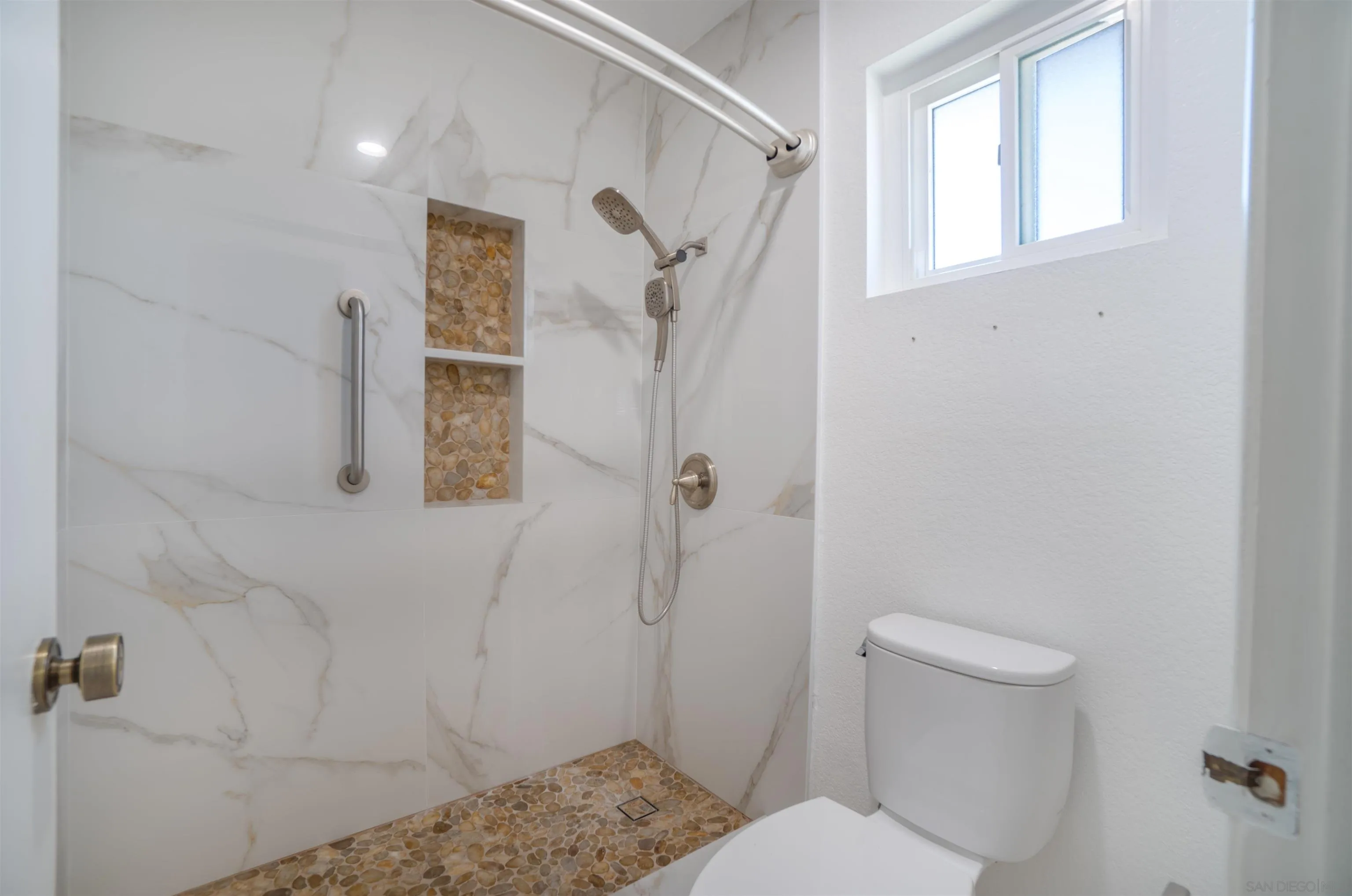 https://cdn.realtyfeed.com/cdn/127/250037495/07d6681a9ea7dee67882f183d0f3fce9.webp