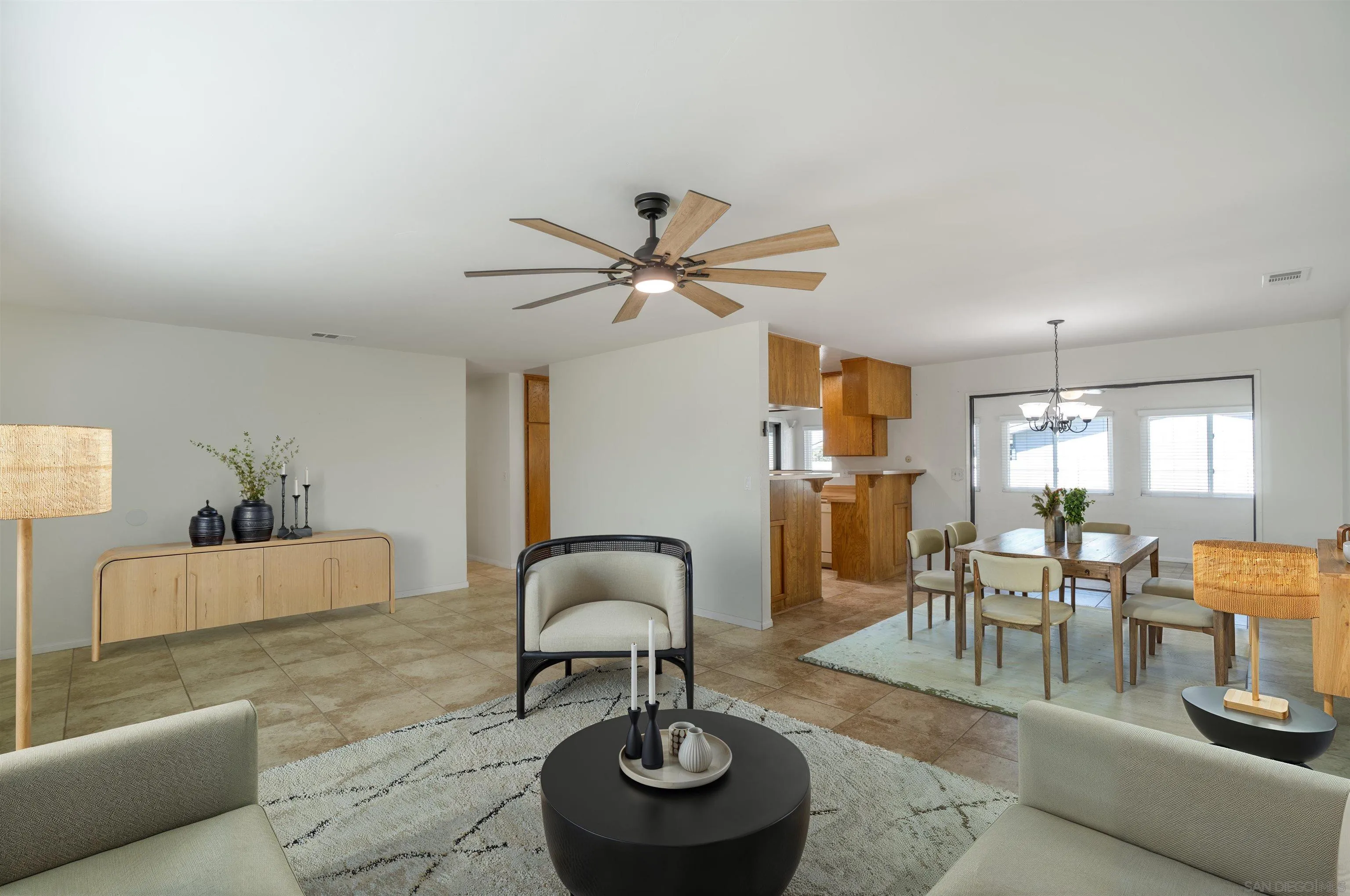 https://cdn.realtyfeed.com/cdn/127/250037495/28a96f9576d12c1409421916abf647aa.webp
