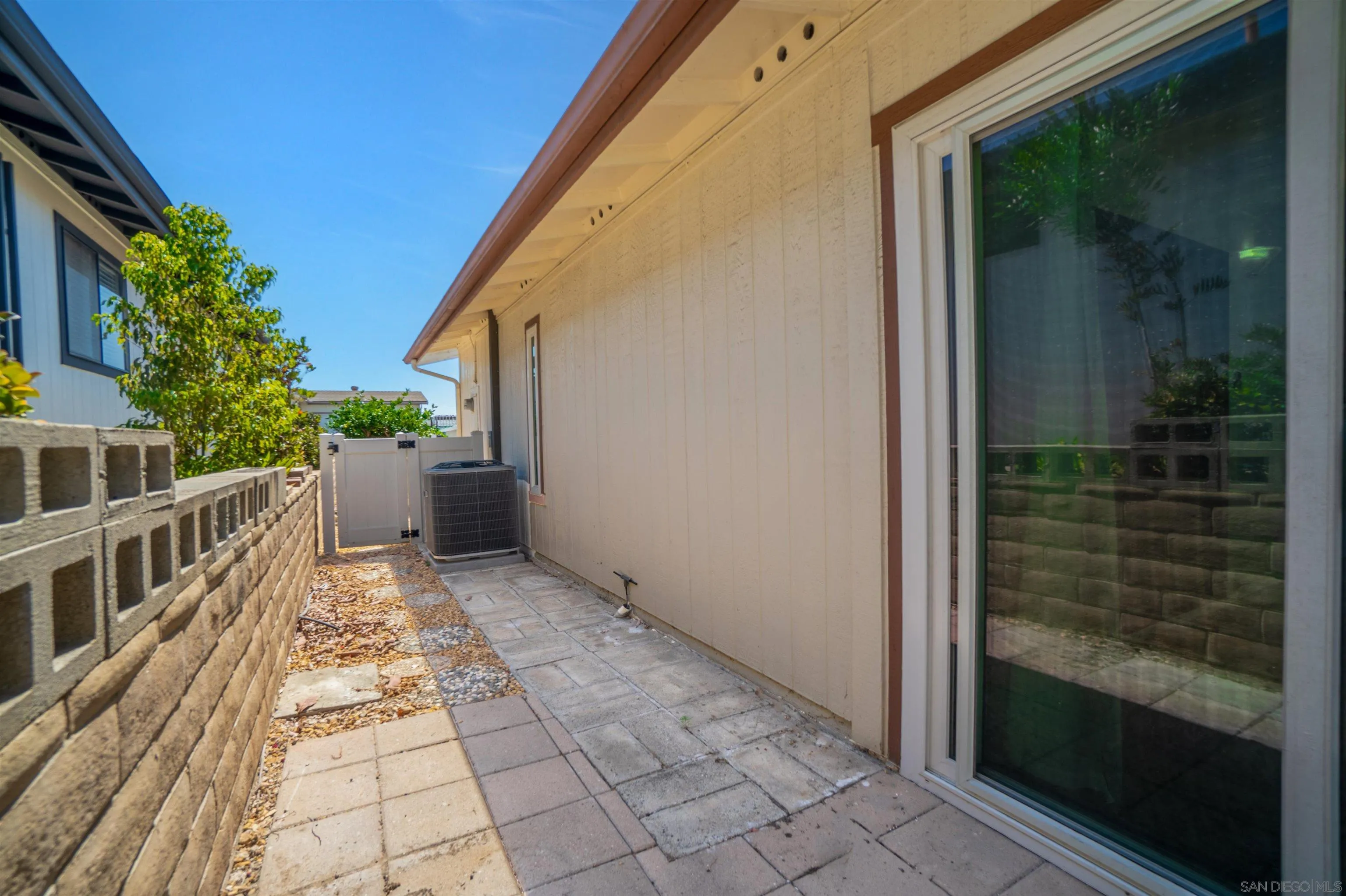 https://cdn.realtyfeed.com/cdn/127/250037495/641f055a160e48630117361da2464a6d.webp