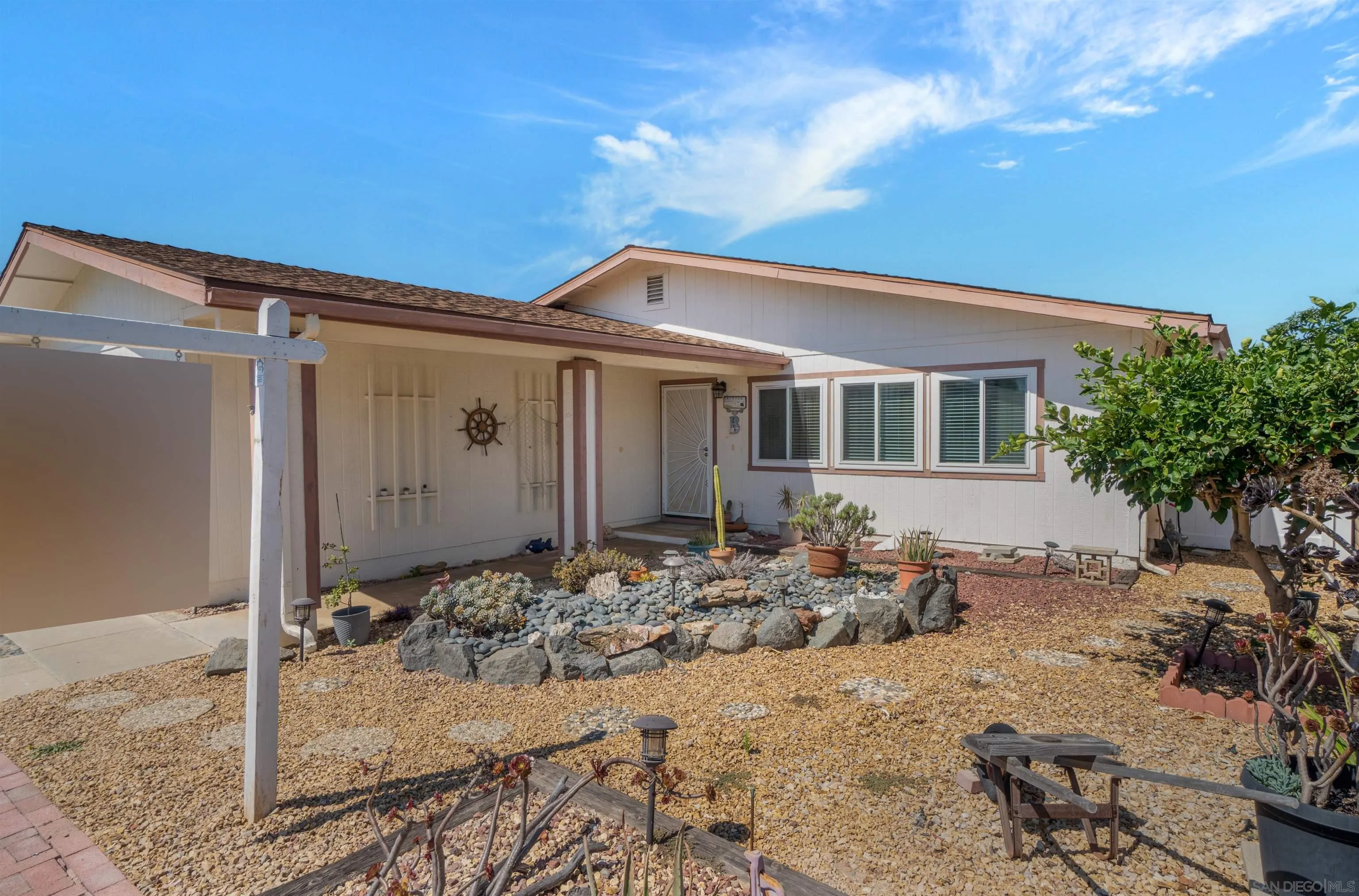 https://cdn.realtyfeed.com/cdn/127/250037495/844b3bd9ae279ef305806c27b08d432c.webp