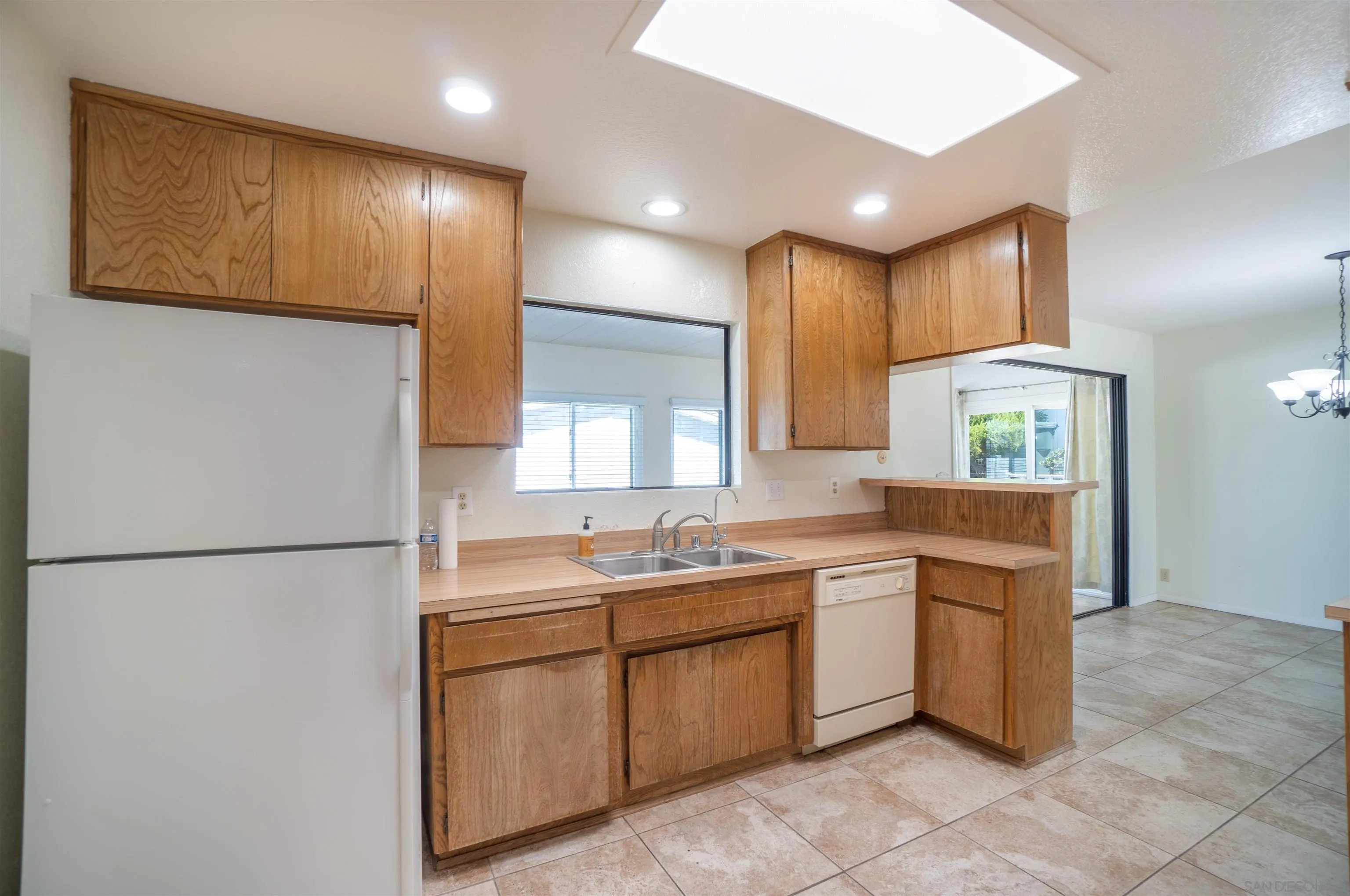 https://cdn.realtyfeed.com/cdn/127/250037495/f02a63deaeeb7e84dc1b92bafa17ecd6.webp