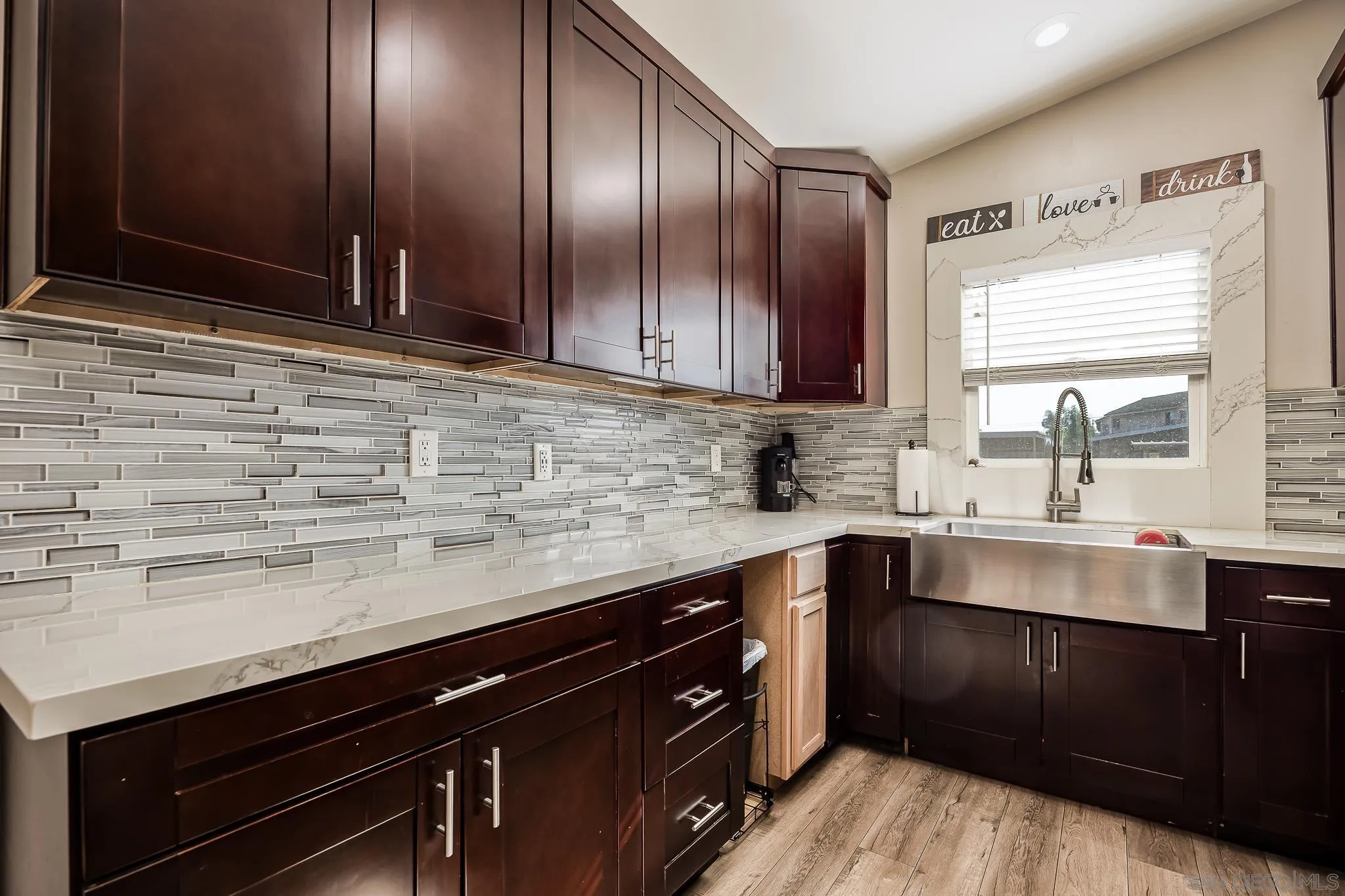 https://cdn.realtyfeed.com/cdn/127/250037497/1cd221d517f5eb7a9b686f8f4869c30b.webp