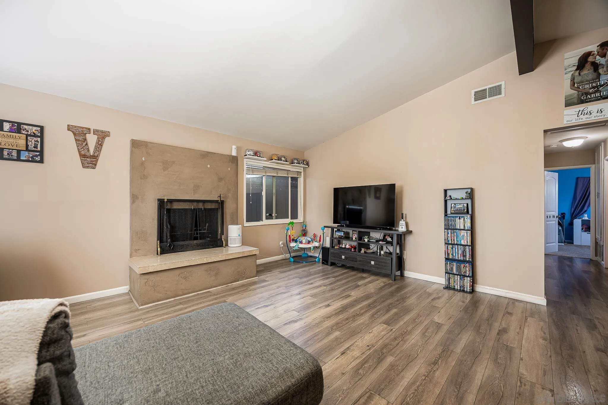 https://cdn.realtyfeed.com/cdn/127/250037497/2d89d6ddbe296ecaadef95c17890d46d.webp