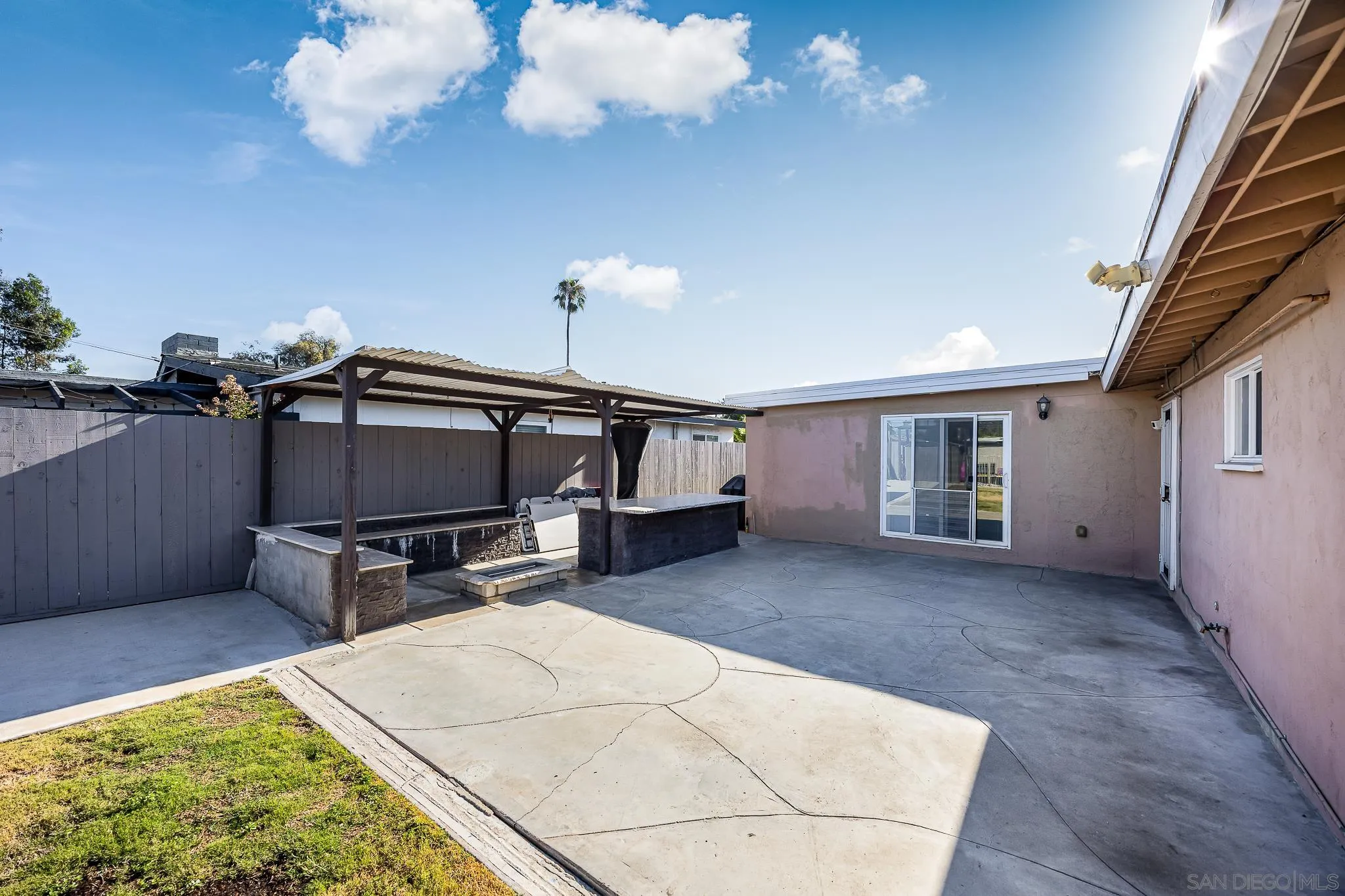 https://cdn.realtyfeed.com/cdn/127/250037497/456197fdd8a0160e569ee1ef1f641c82.webp