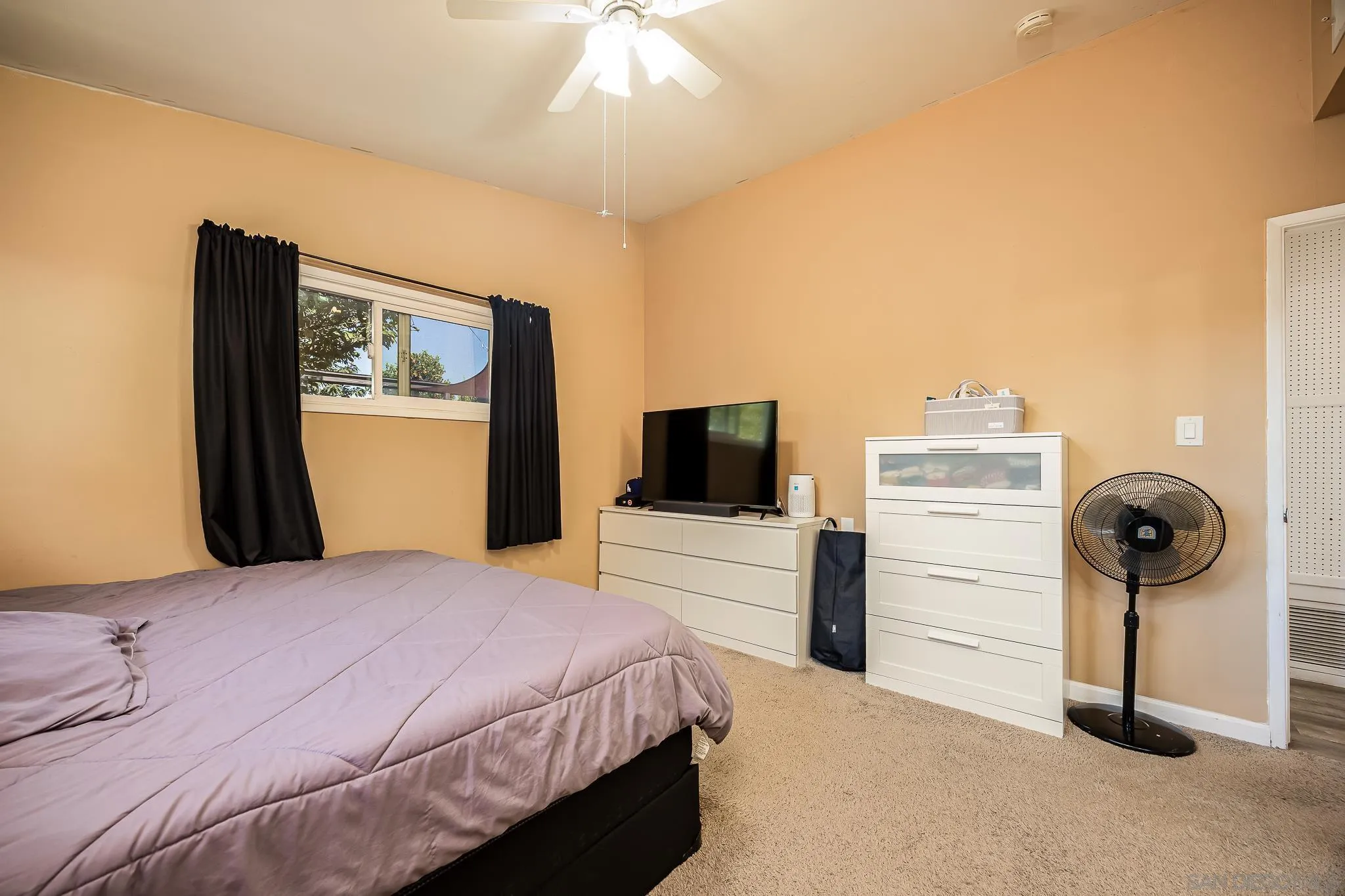 https://cdn.realtyfeed.com/cdn/127/250037497/cf59d3e5b66aec6f9fd574b5e4d2281e.webp