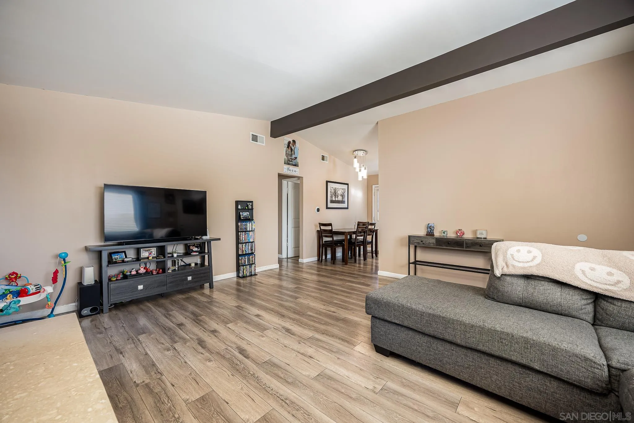 https://cdn.realtyfeed.com/cdn/127/250037497/f6c070030d0babba8fda56ca2af4c44a.webp