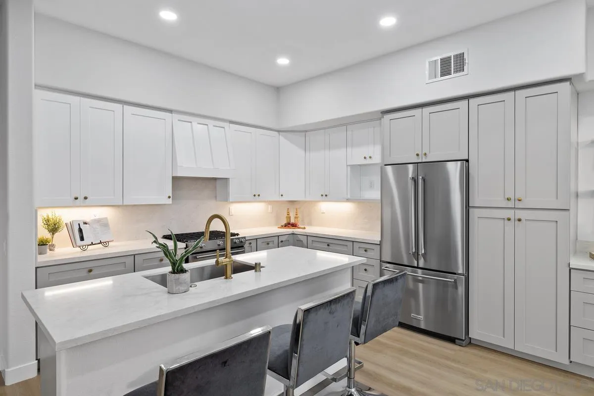 https://cdn.realtyfeed.com/cdn/127/250037498/6583571a9f29e7367c9f81db229d53b7.webp