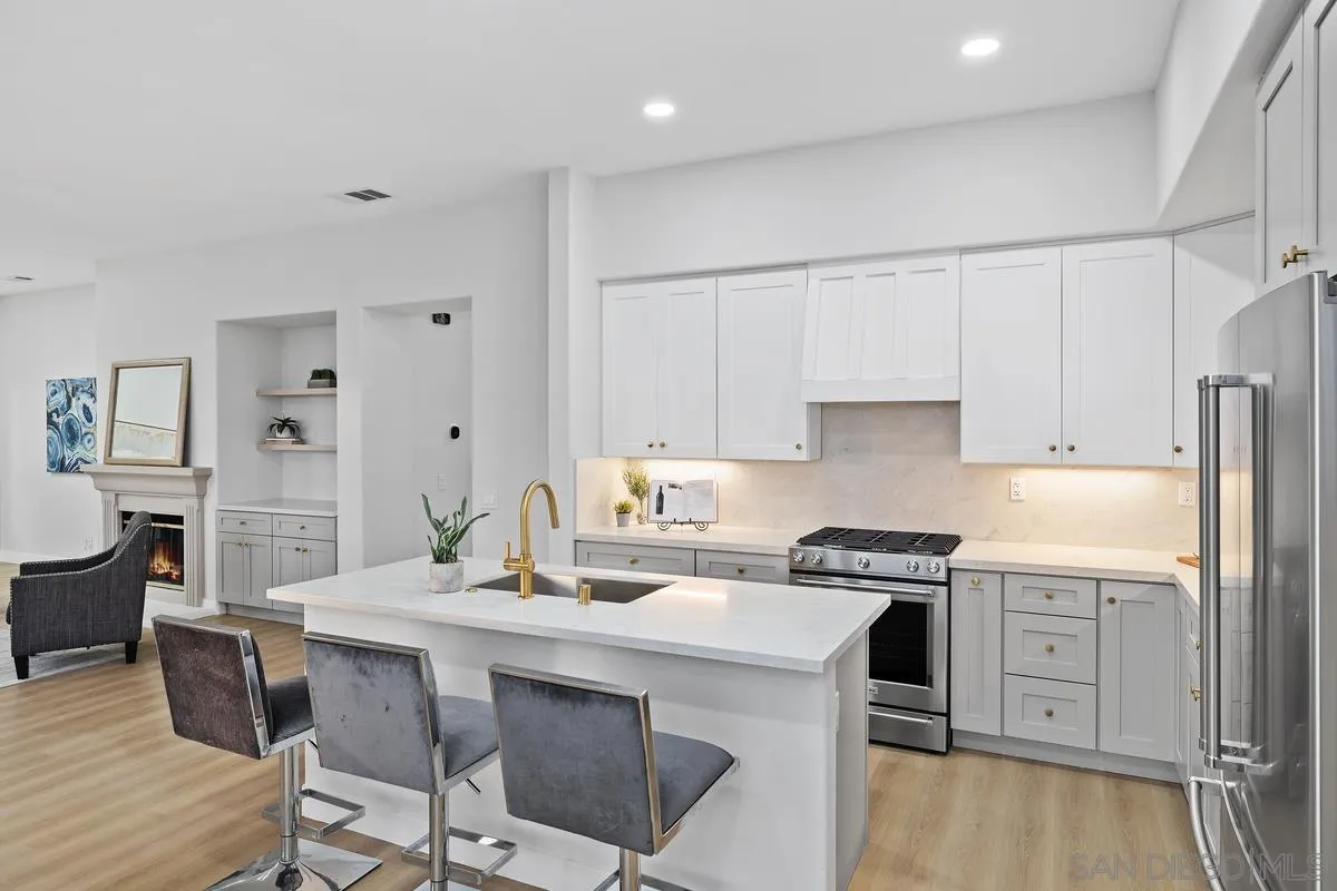 https://cdn.realtyfeed.com/cdn/127/250037498/bb55f7b18d0fbb8c33bb28505d9c9125.webp