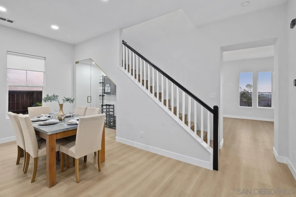 https://cdn.realtyfeed.com/cdn/127/250037498/ceb58d06cef59108836eb7b3d5a395b0.webp
