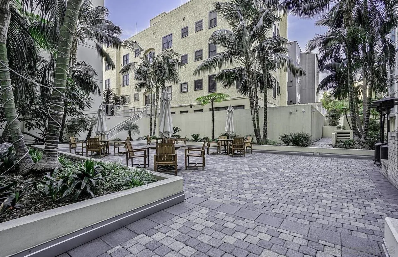 https://cdn.realtyfeed.com/cdn/127/250037500/2cc490fba375c024cf94c5341a7add10.webp
