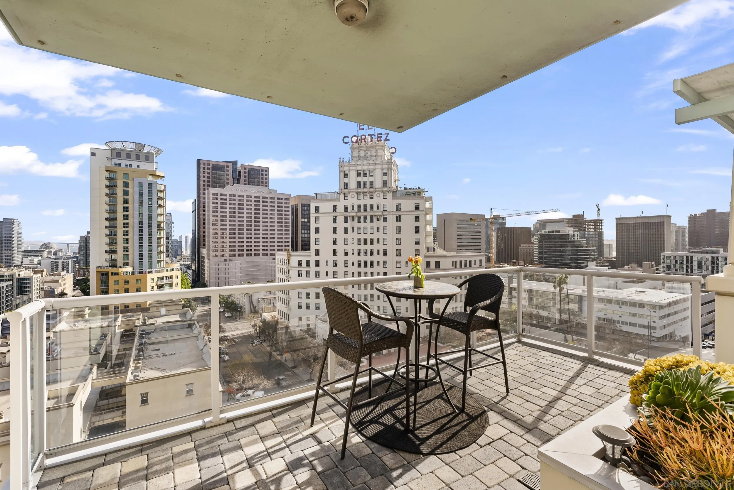 https://cdn.realtyfeed.com/cdn/127/250037500/355f74840674425f65fe300b36d5e406.webp